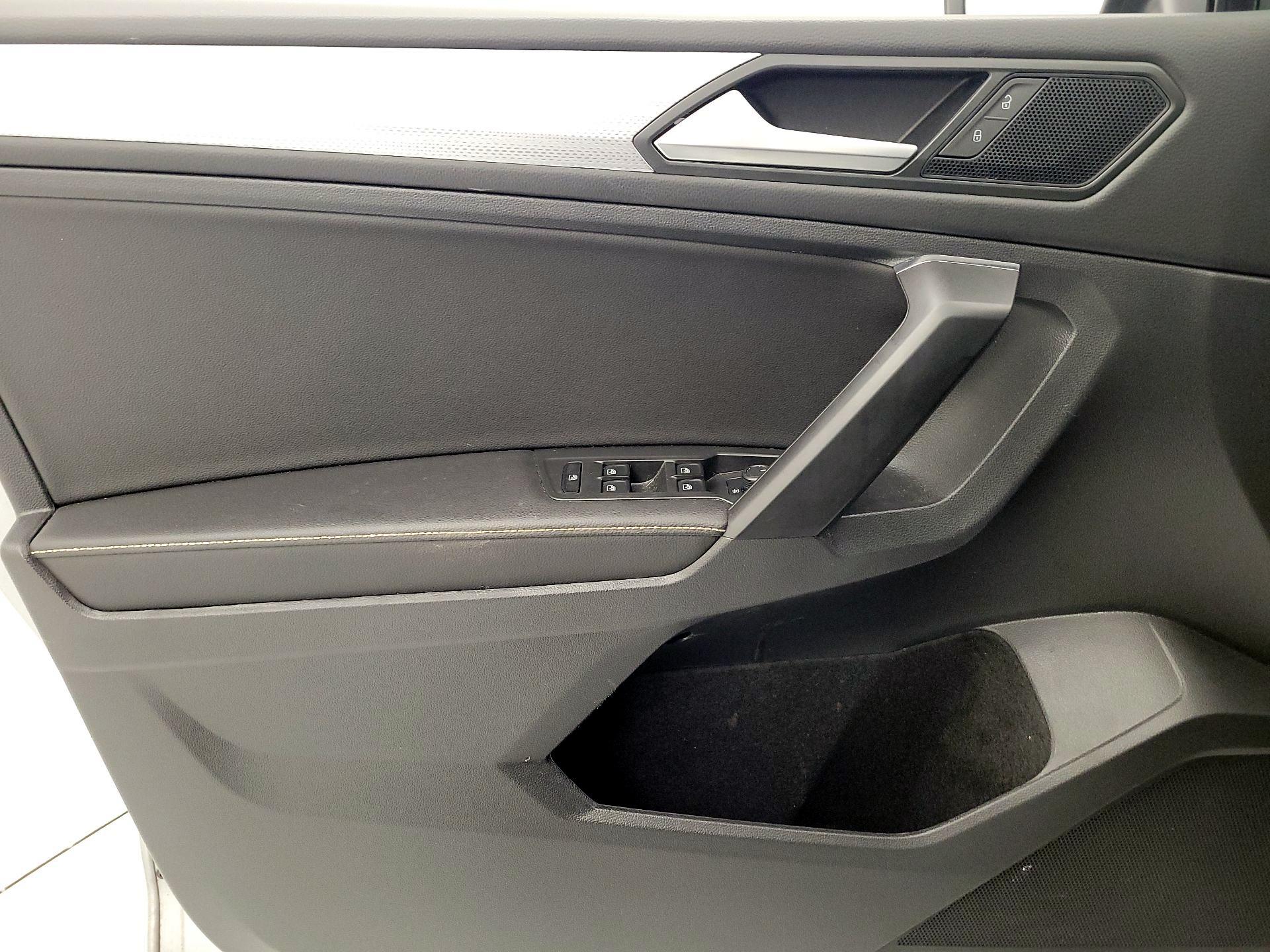 Thumbnail: 2023 Volkswagen Tiguan - 12