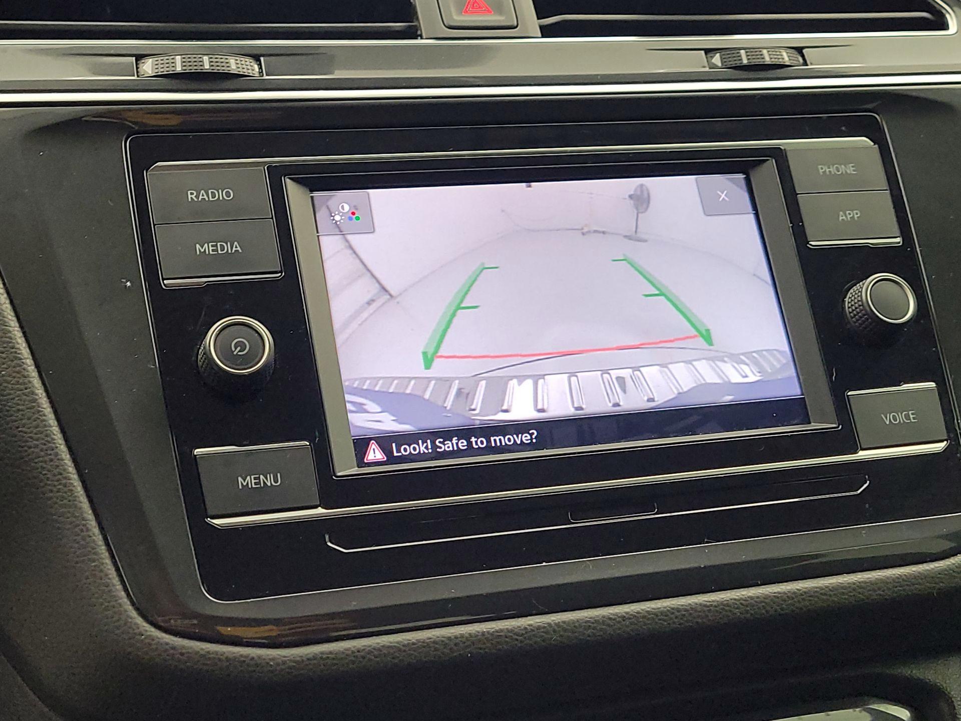 Thumbnail: 2023 Volkswagen Tiguan - 14