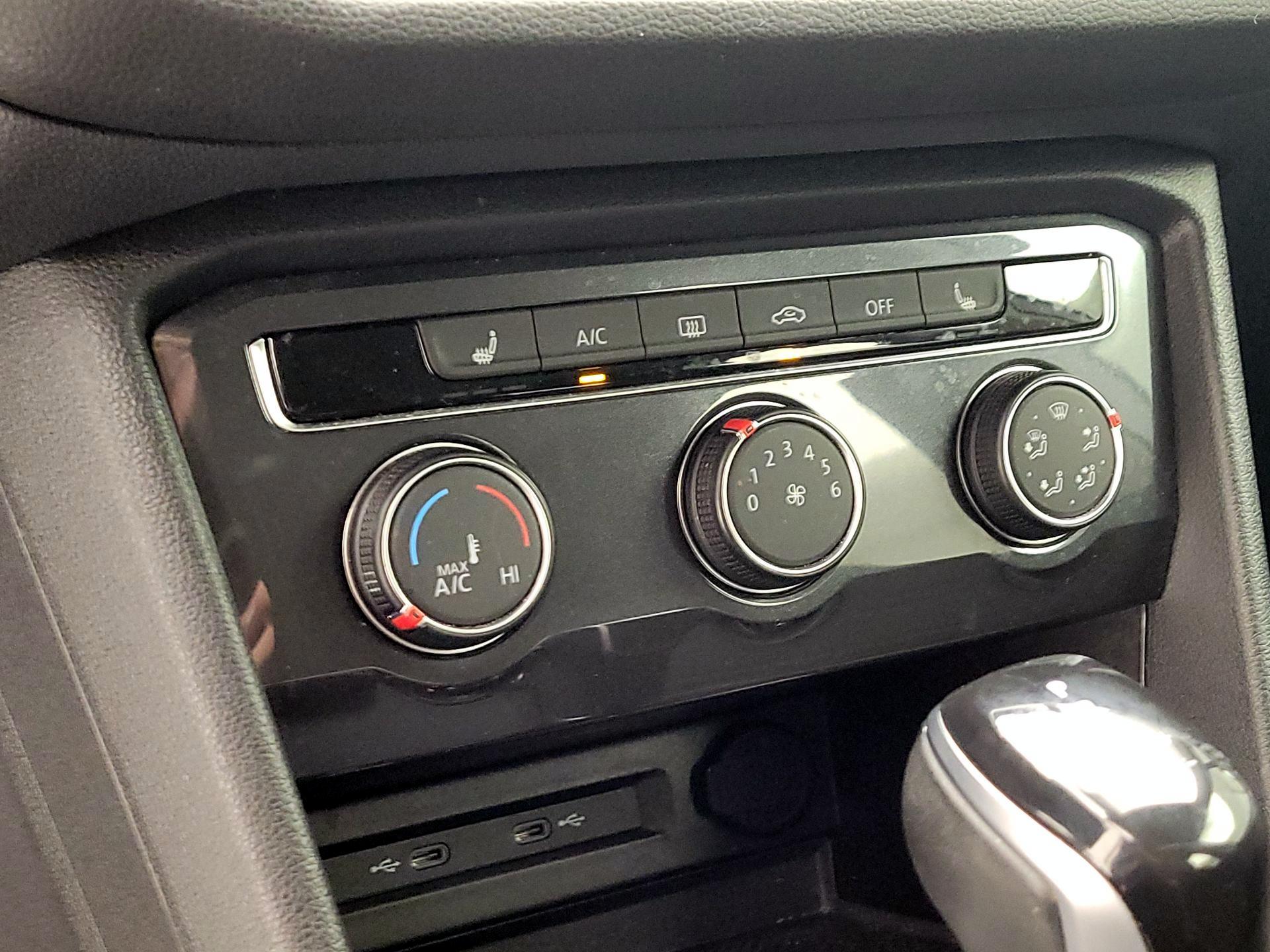 Thumbnail: 2023 Volkswagen Tiguan - 16