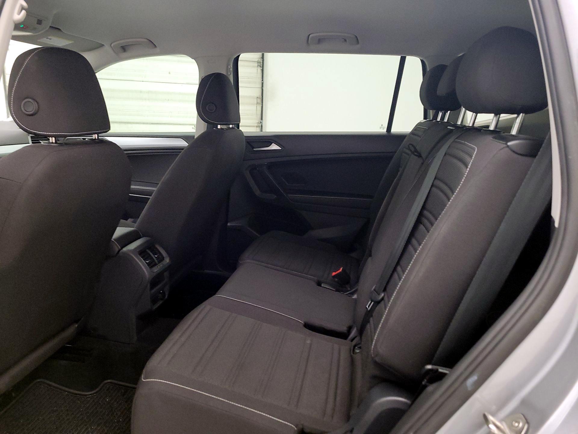 Thumbnail: 2023 Volkswagen Tiguan - 19