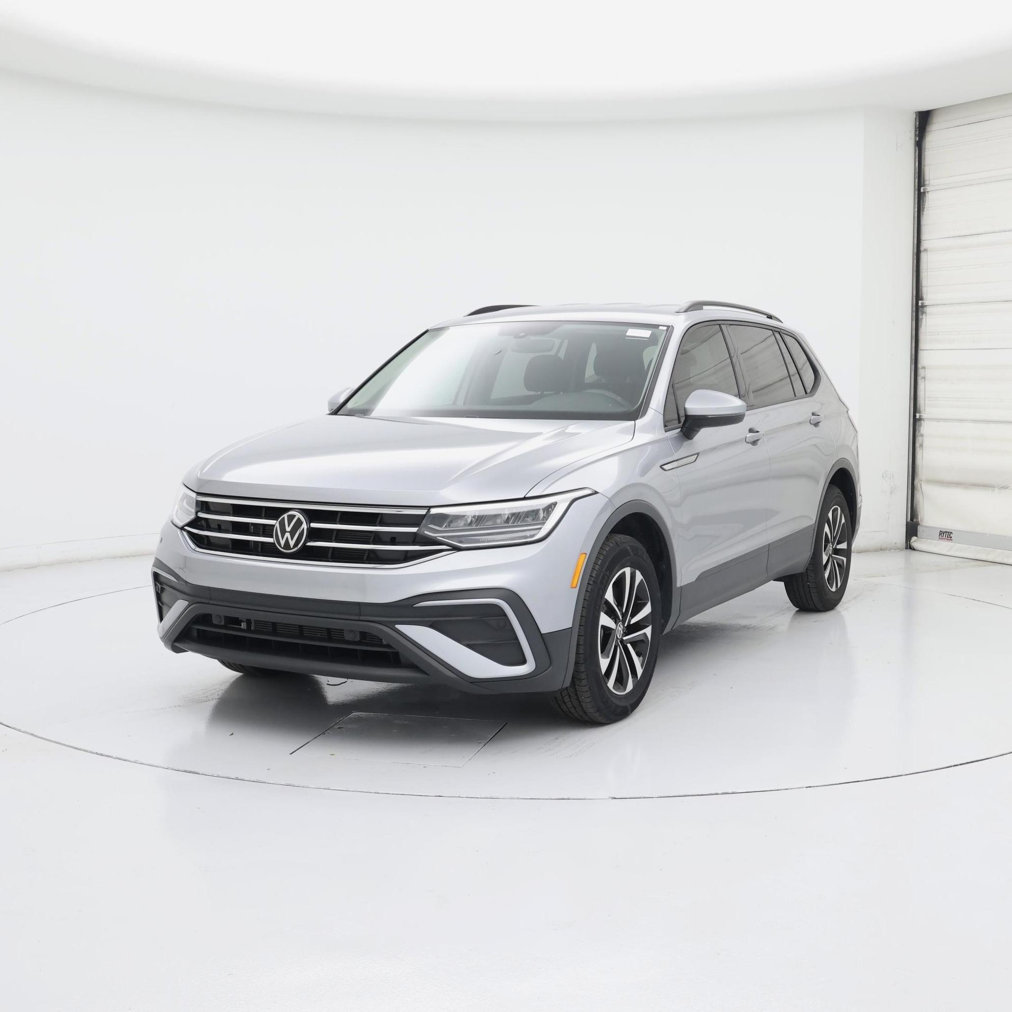 Thumbnail: 2023 Volkswagen Tiguan - 4