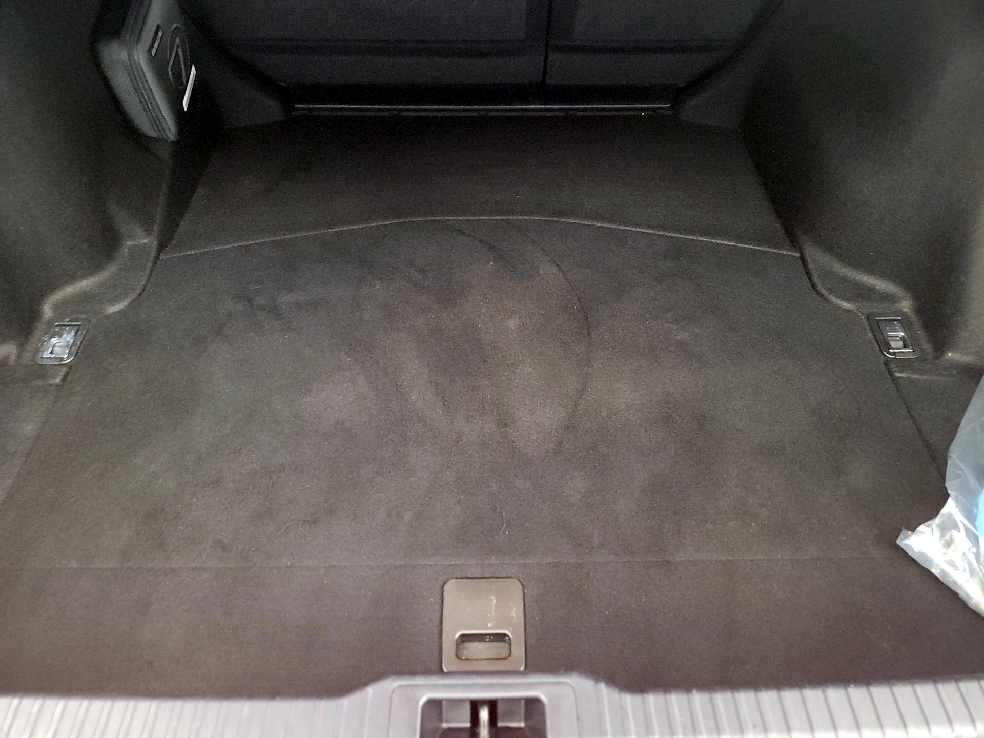 Thumbnail: 2023 Lexus IS - 16