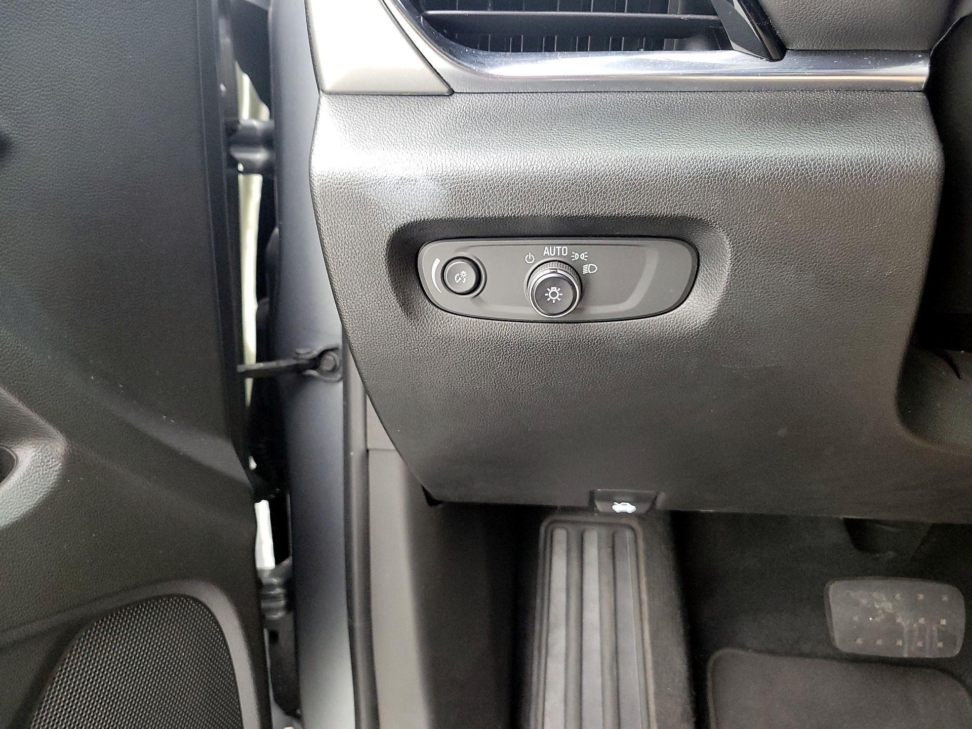 Thumbnail: 2023 Chevrolet Traverse - 13