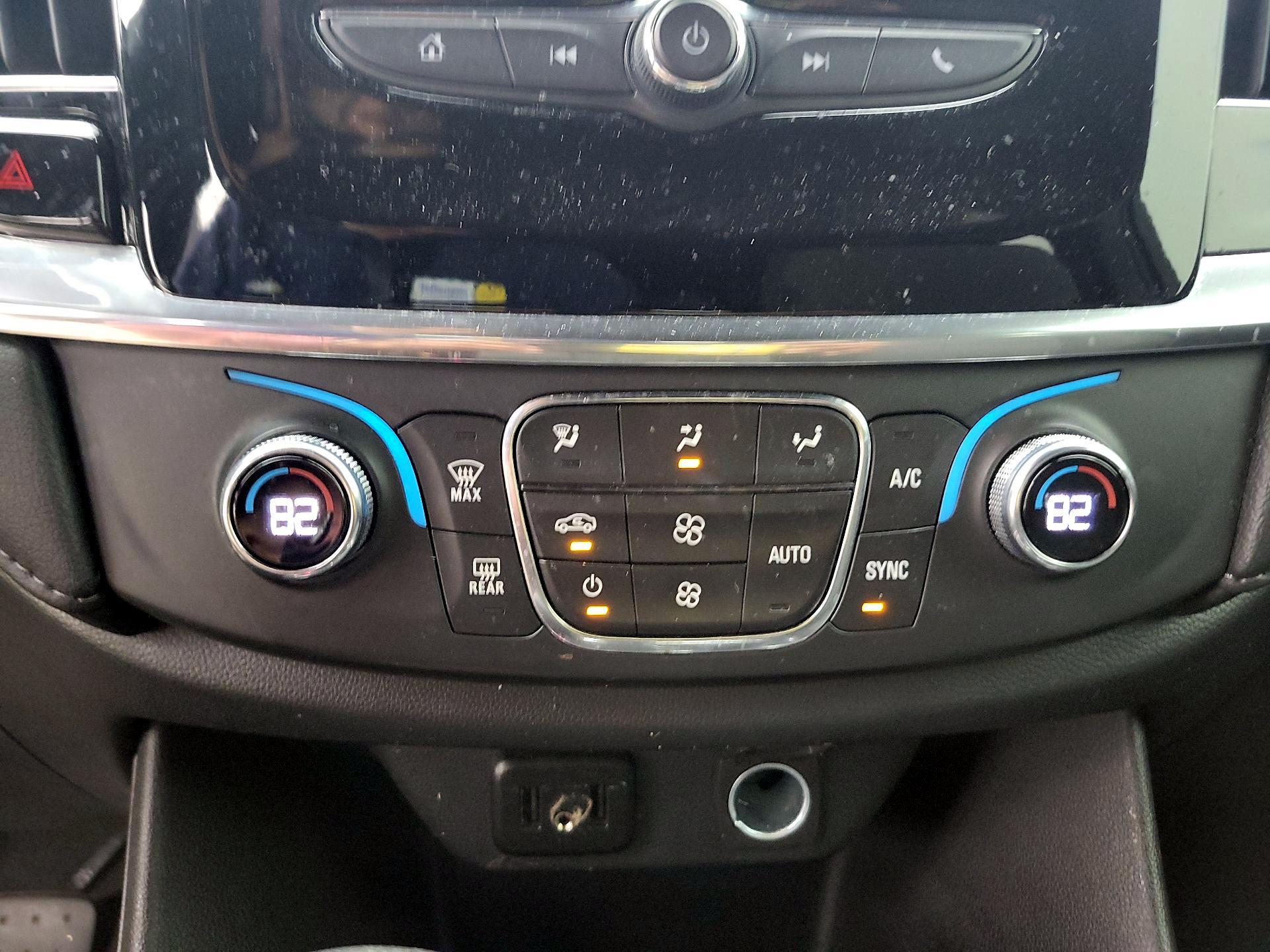 Thumbnail: 2023 Chevrolet Traverse - 16