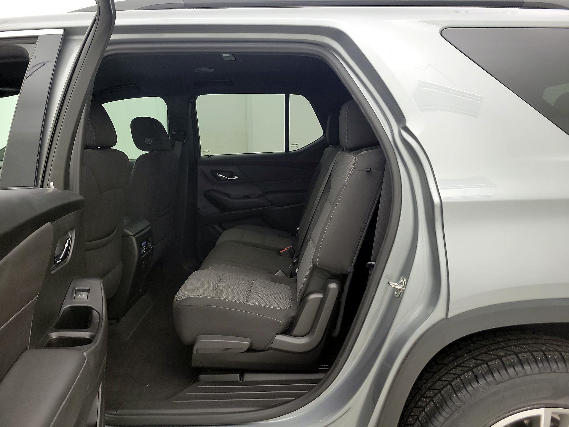 Thumbnail: 2023 Chevrolet Traverse - 19