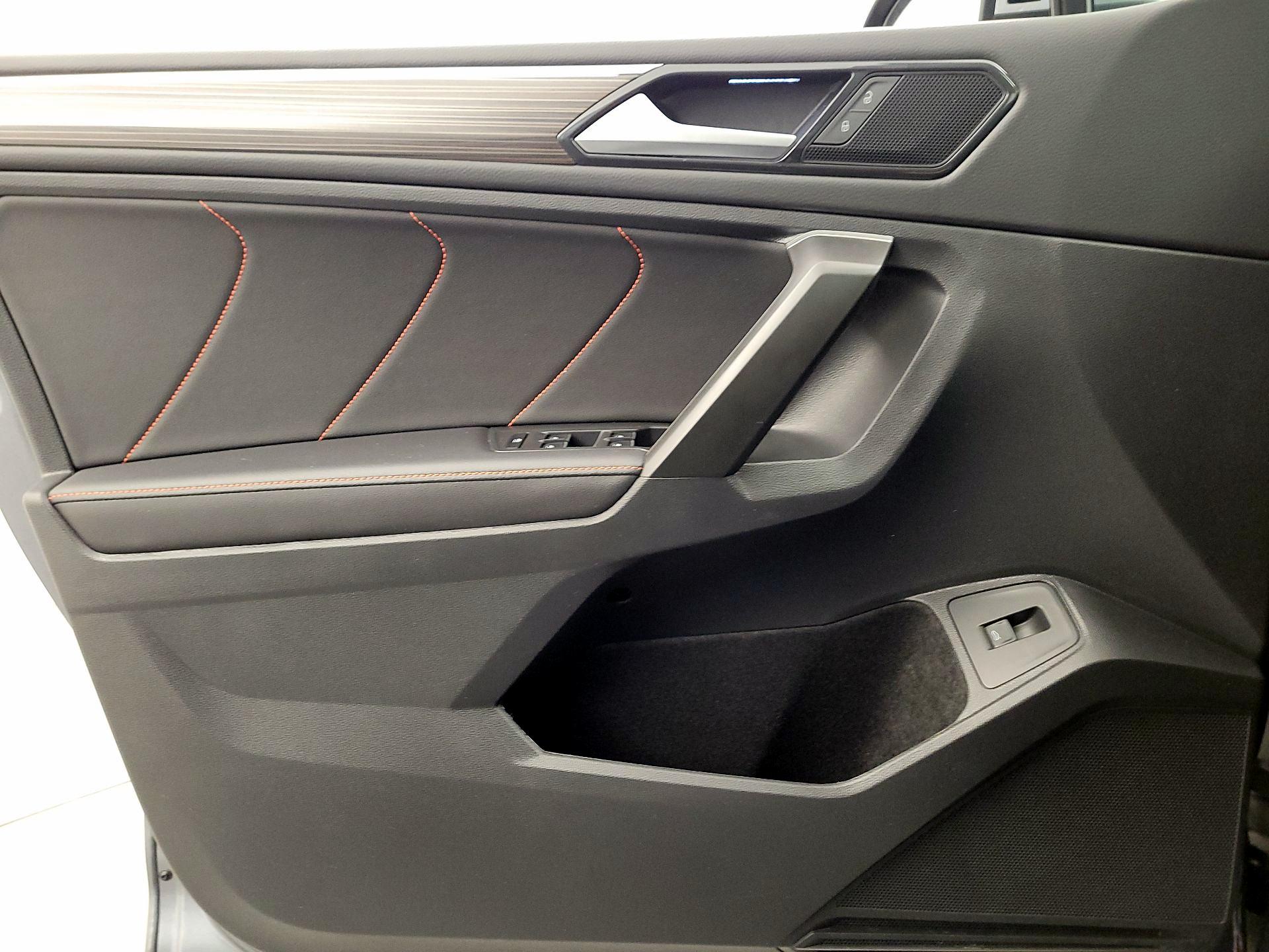 Thumbnail: 2024 Volkswagen Tiguan - 12