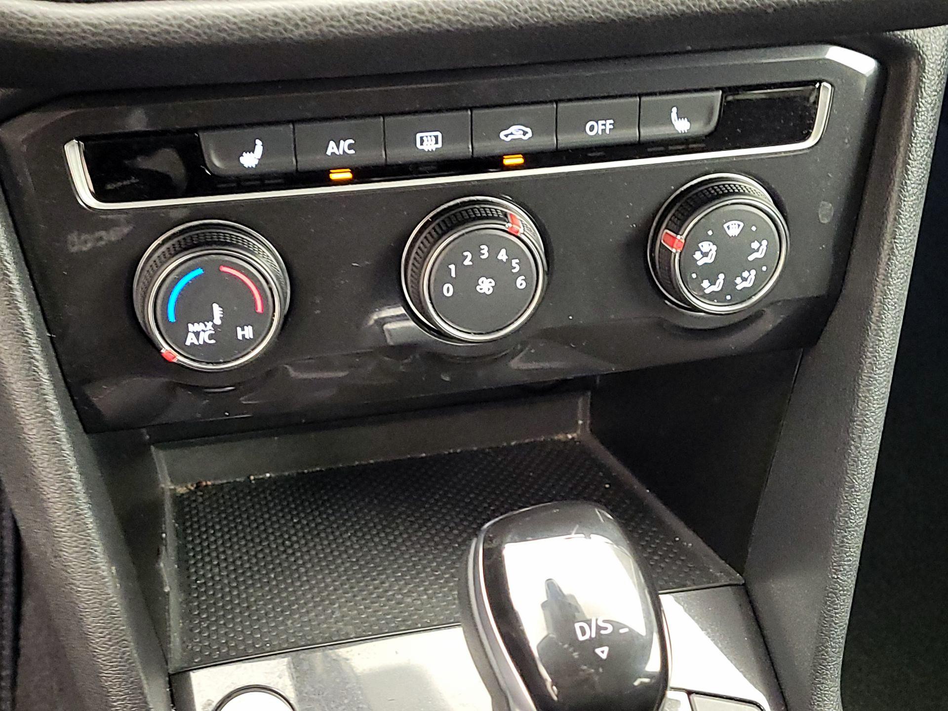 Thumbnail: 2024 Volkswagen Tiguan - 16