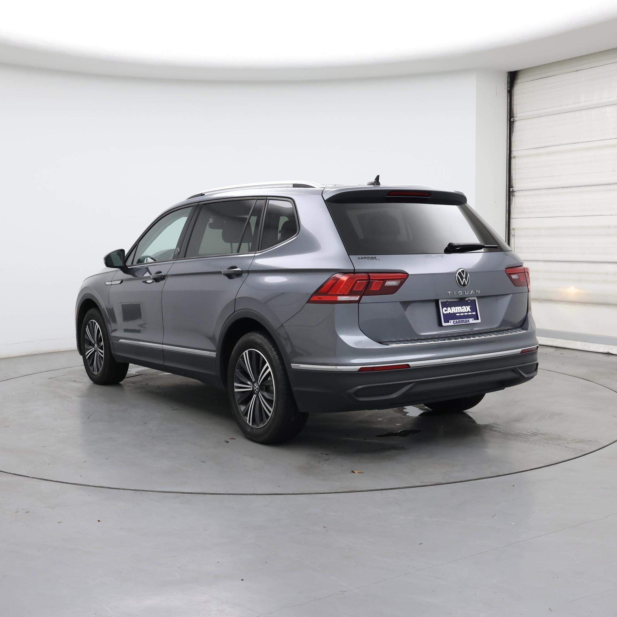 Thumbnail: 2024 Volkswagen Tiguan - 2