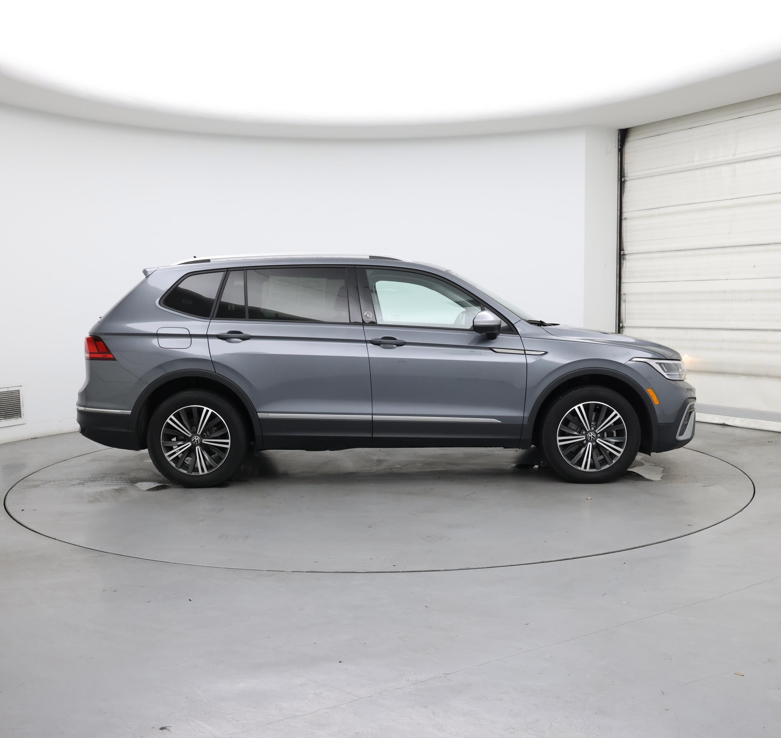 Thumbnail: 2024 Volkswagen Tiguan - 7