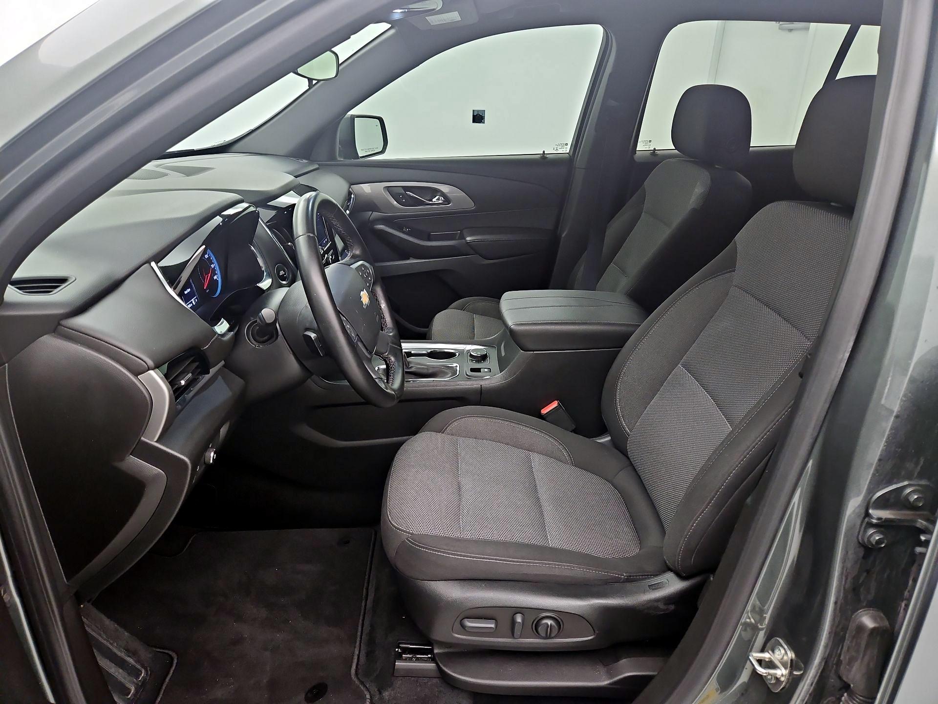 Thumbnail: 2023 Chevrolet Traverse - 11