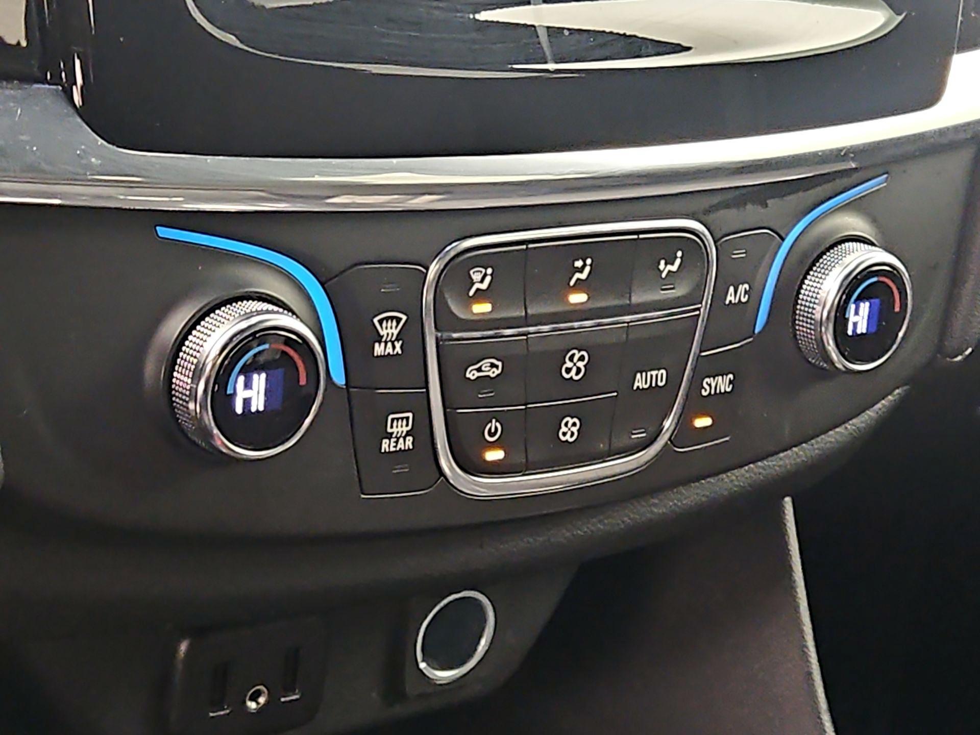 Thumbnail: 2023 Chevrolet Traverse - 16