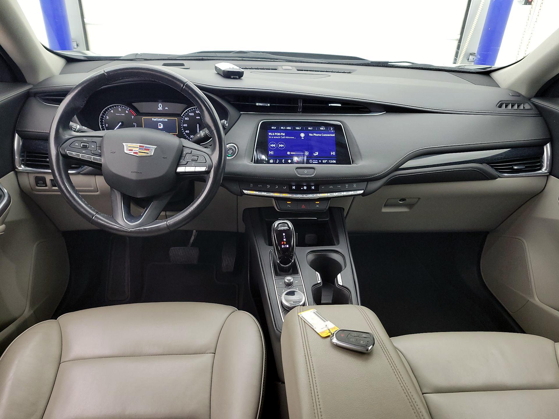 Thumbnail: 2023 Cadillac XT4 - 9