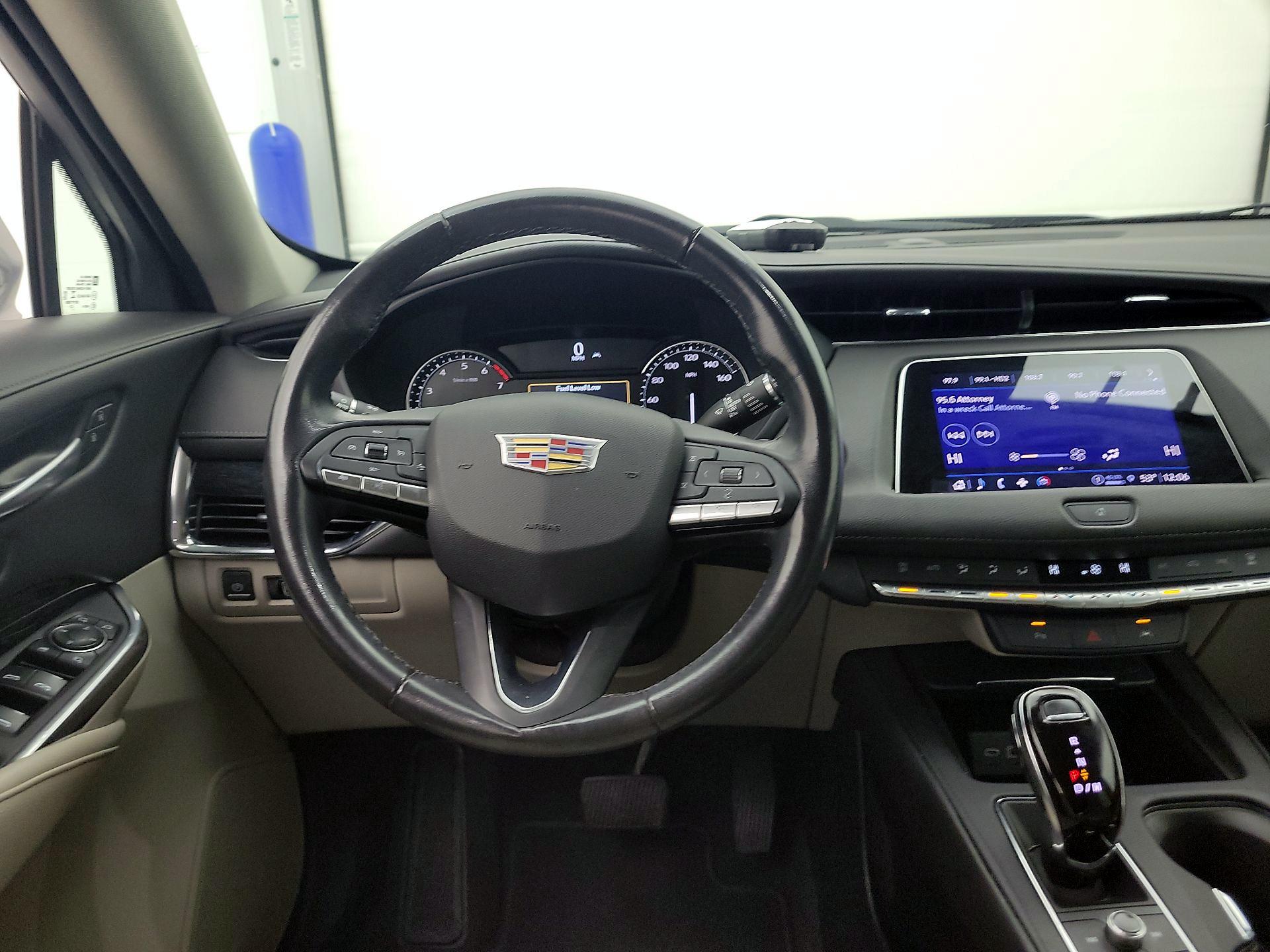 Thumbnail: 2023 Cadillac XT4 - 10