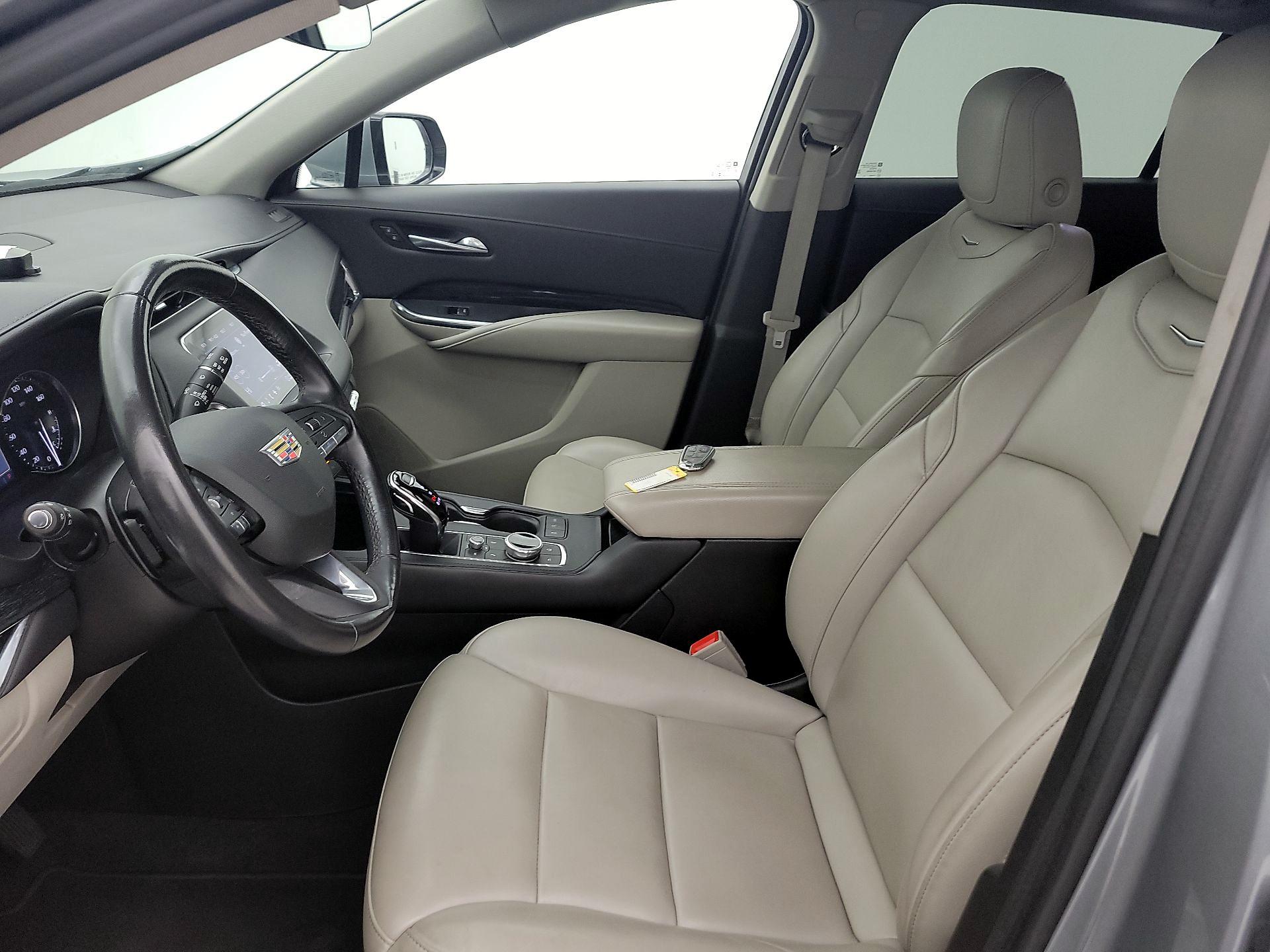 Thumbnail: 2023 Cadillac XT4 - 11