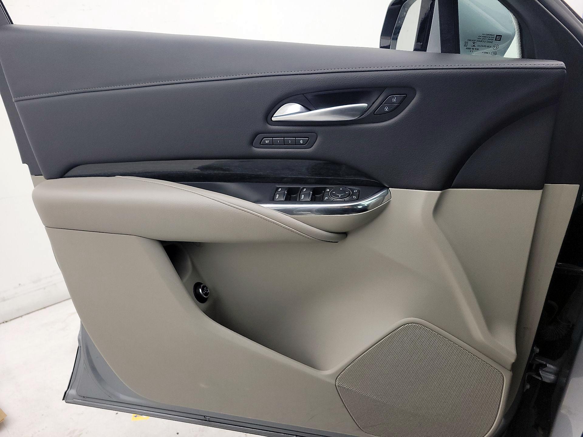 Thumbnail: 2023 Cadillac XT4 - 12