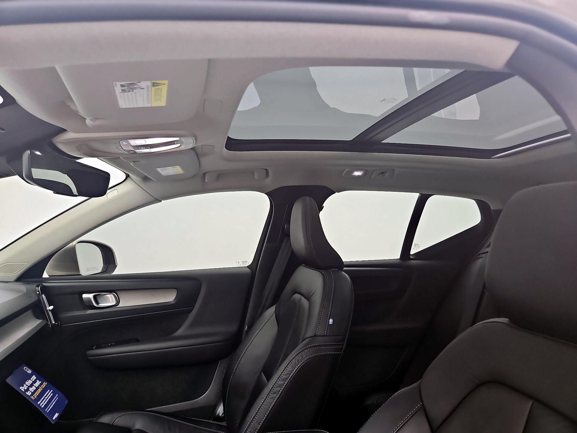 Thumbnail: 2023 Volvo XC40 - 19