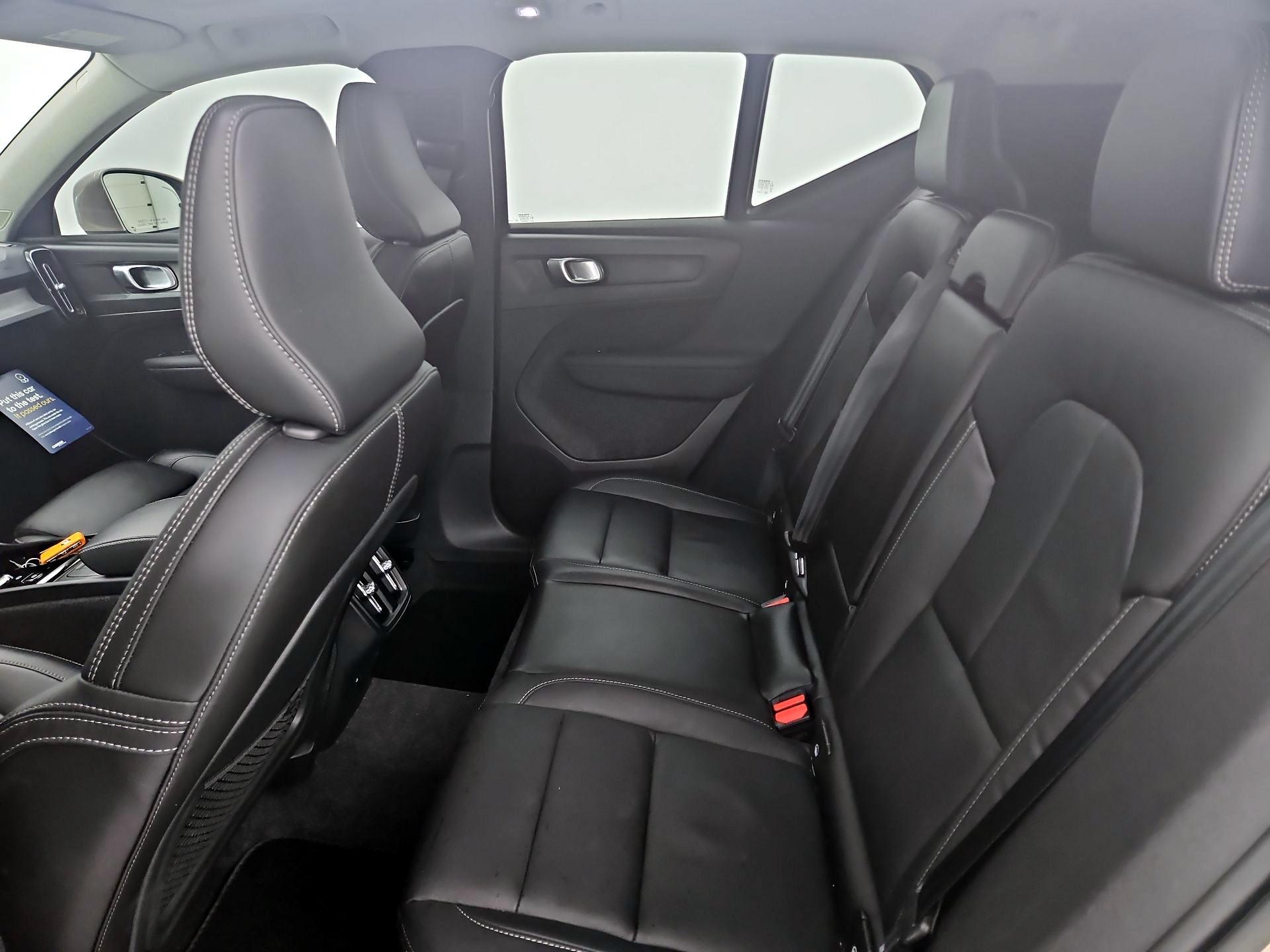 Thumbnail: 2023 Volvo XC40 - 20