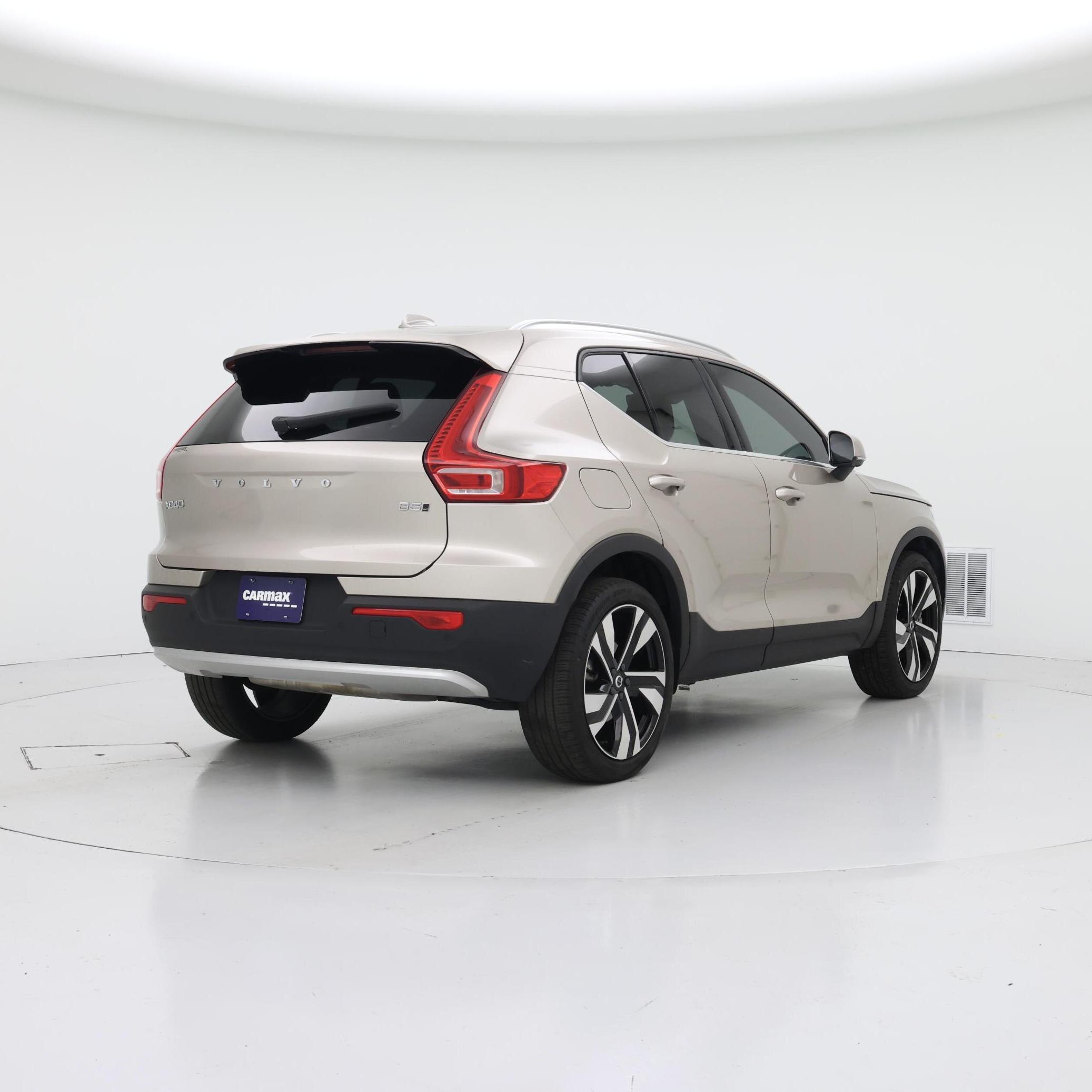 Thumbnail: 2023 Volvo XC40 - 8