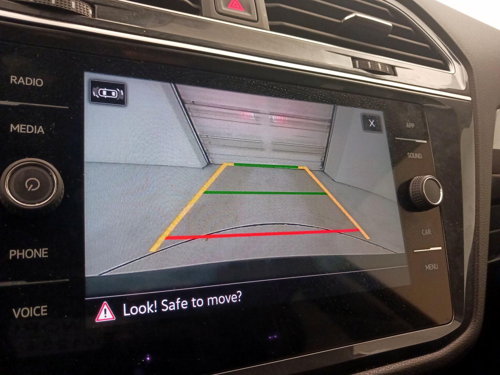 Thumbnail: 2024 Volkswagen Tiguan - 14