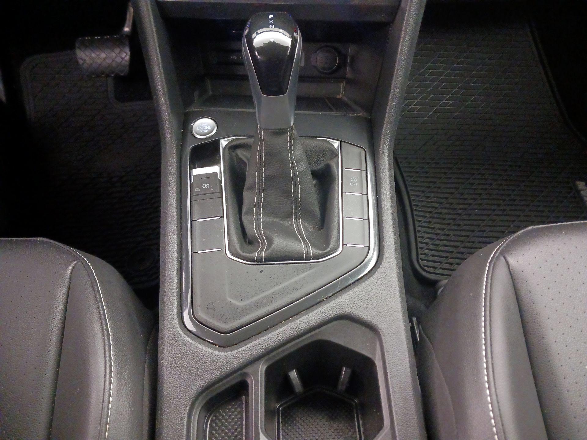 Thumbnail: 2024 Volkswagen Tiguan - 17