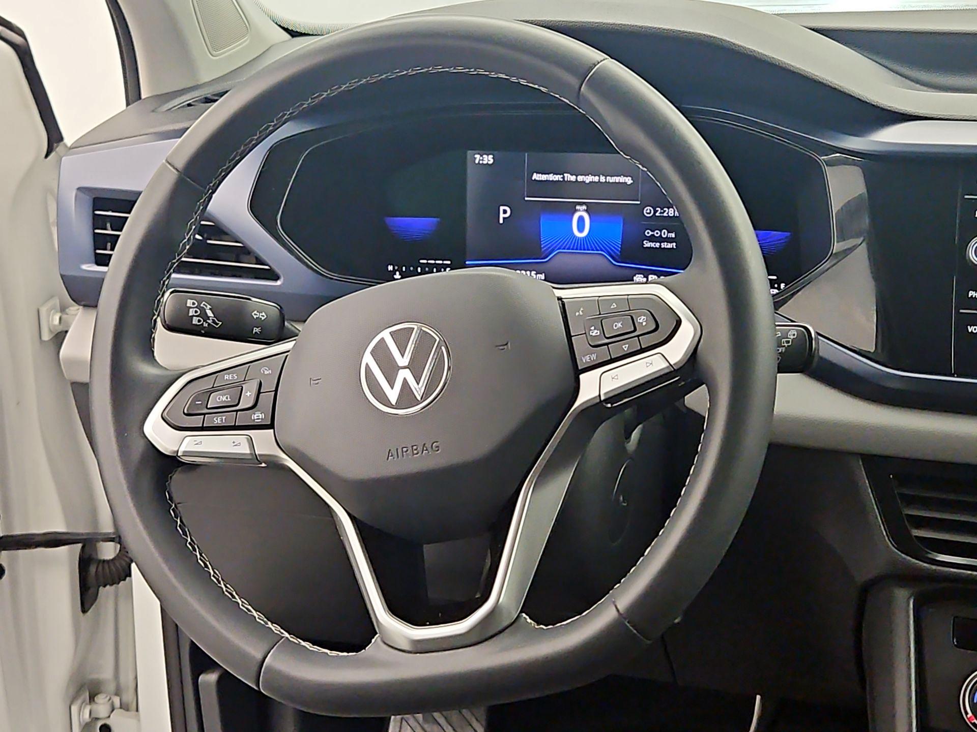 Thumbnail: 2022 Volkswagen Taos - 10