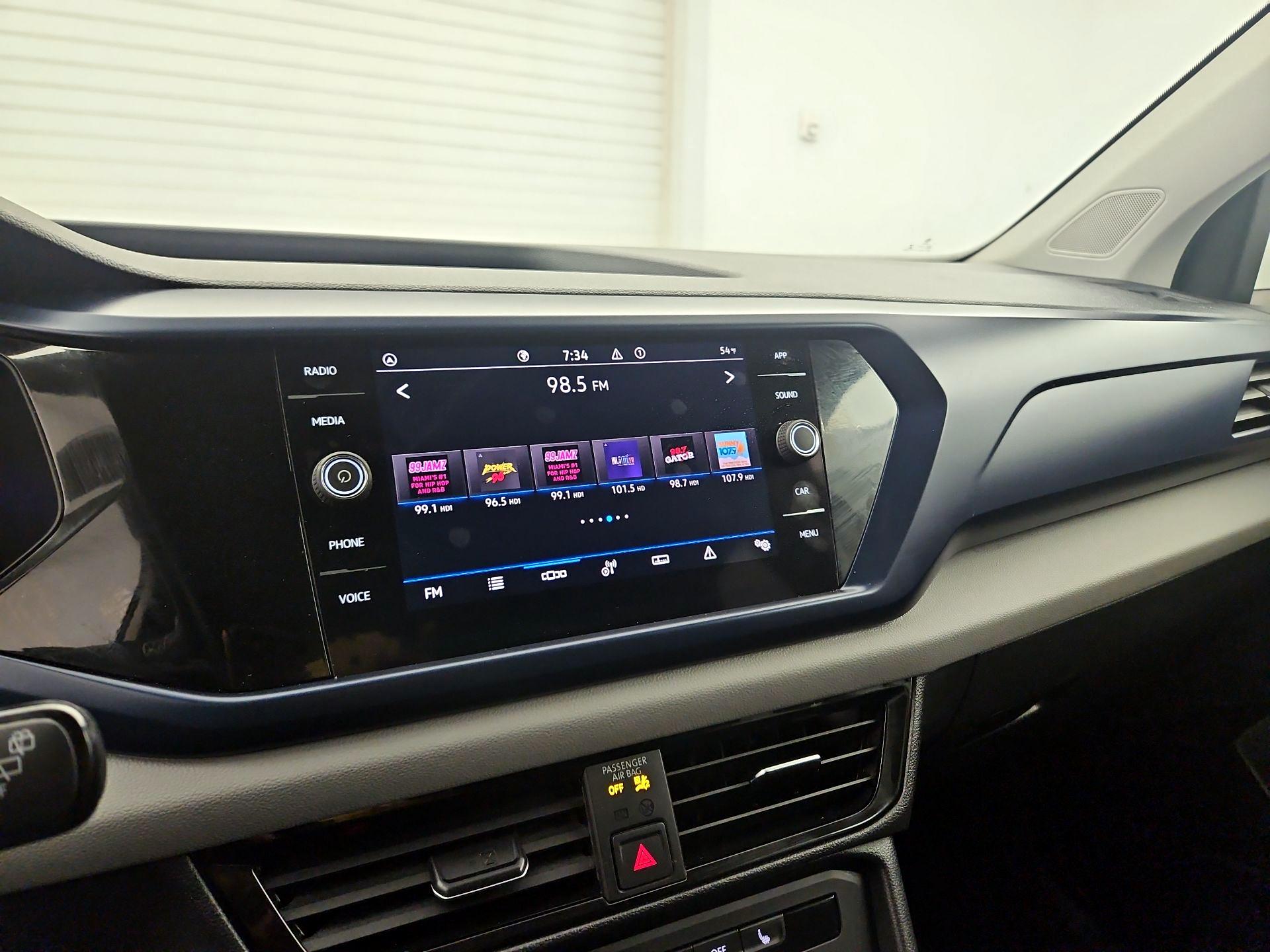 Thumbnail: 2022 Volkswagen Taos - 13