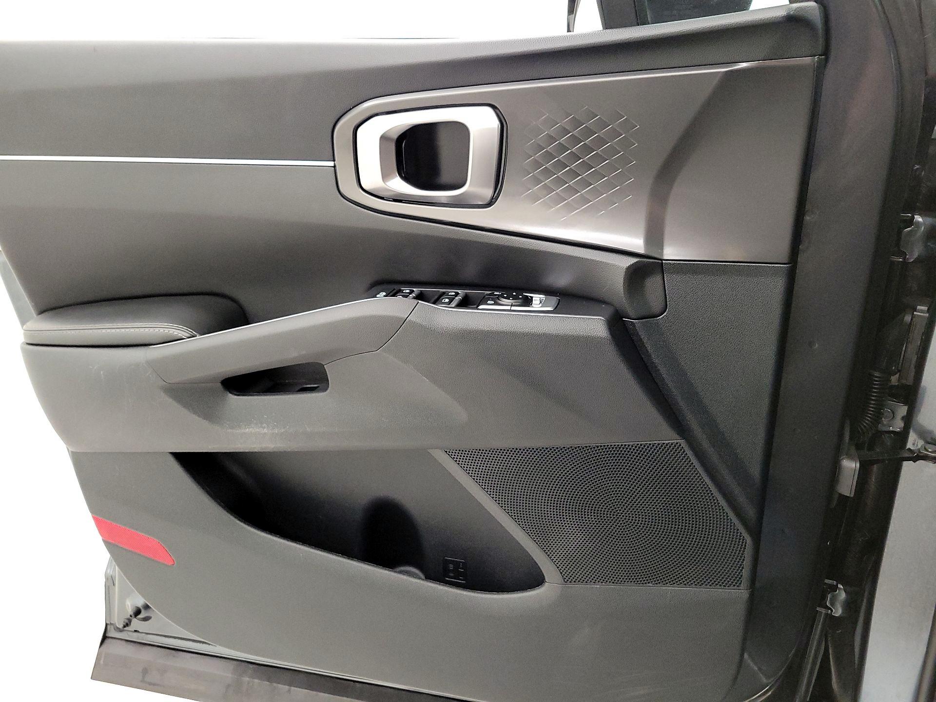 Thumbnail: 2023 Kia Sorento - 12