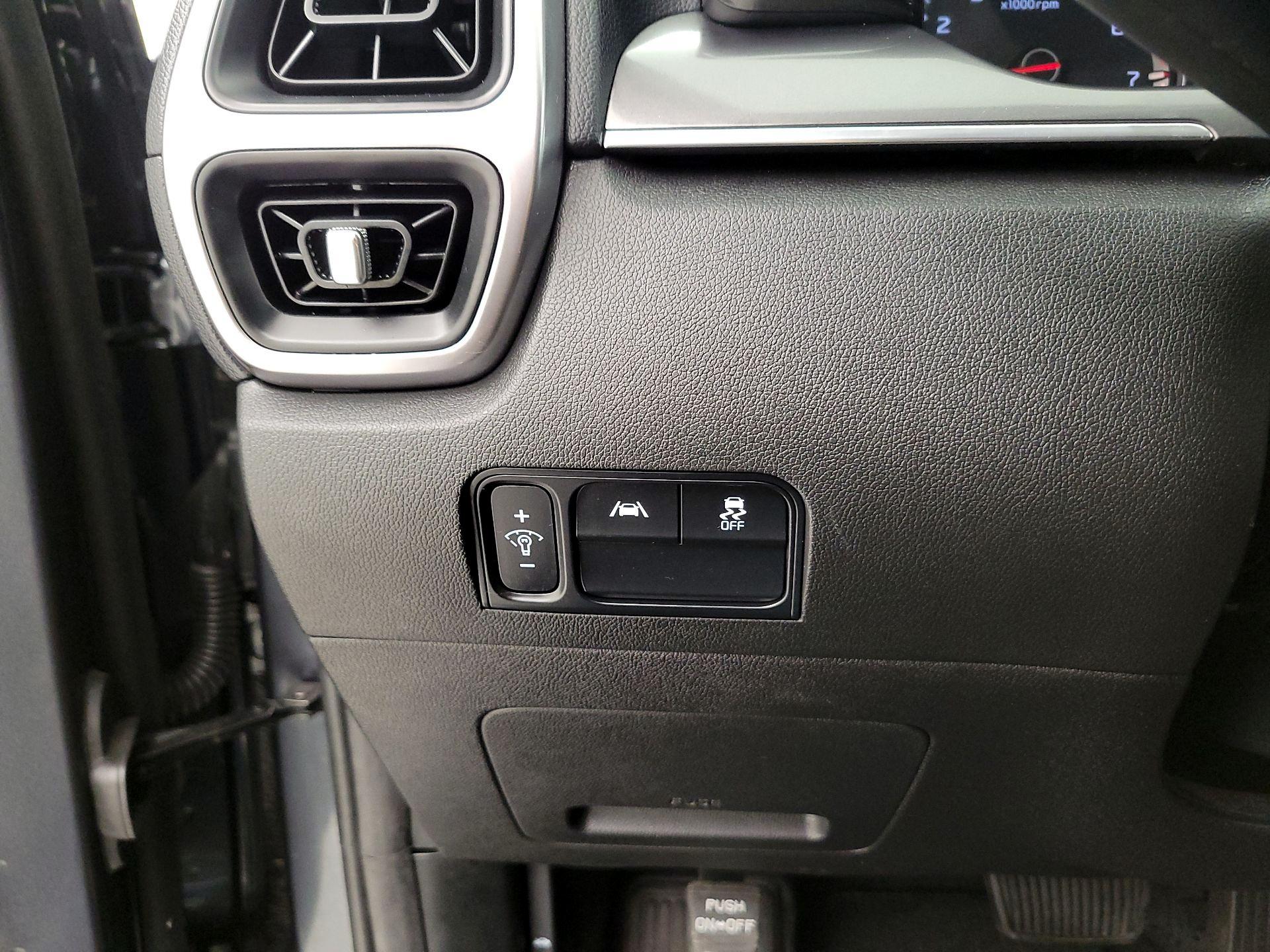 Thumbnail: 2023 Kia Sorento - 13