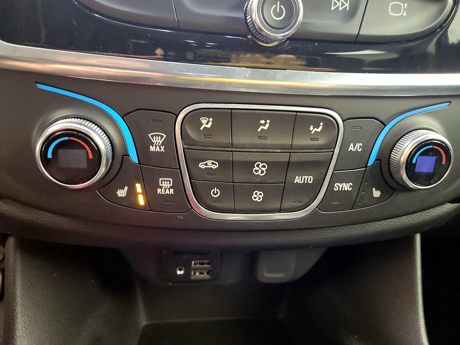 Thumbnail: 2021 Chevrolet Traverse - 14