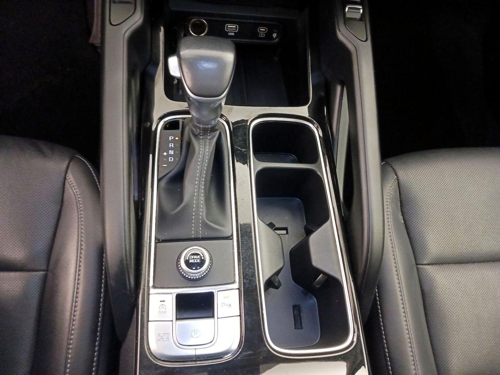 2023 Kia Telluride S - Photo 19