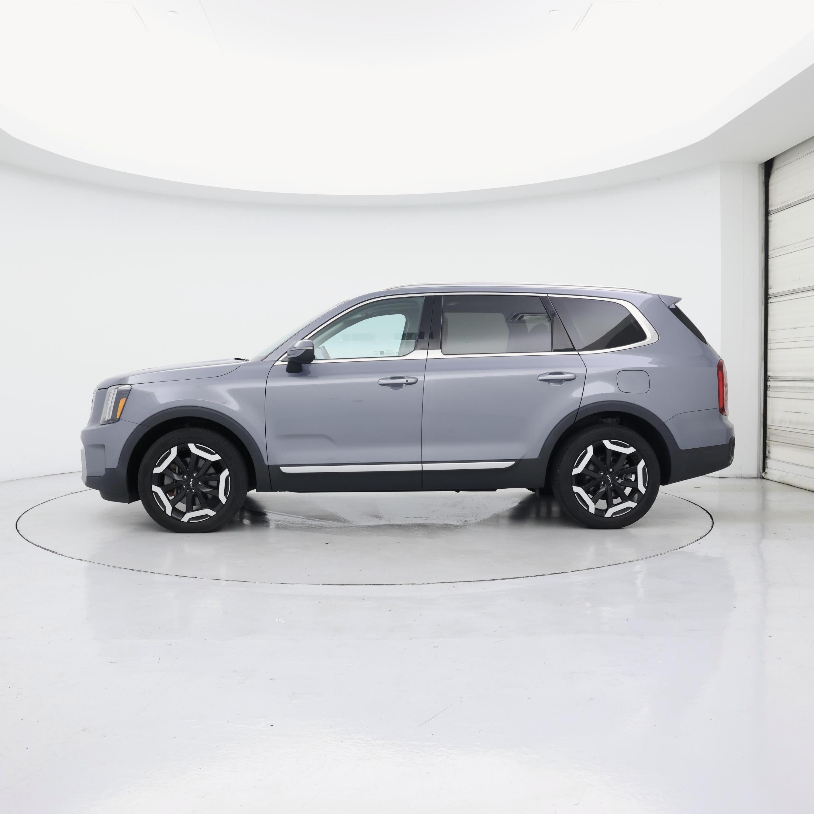 Thumbnail: 2023 Kia Telluride - 3