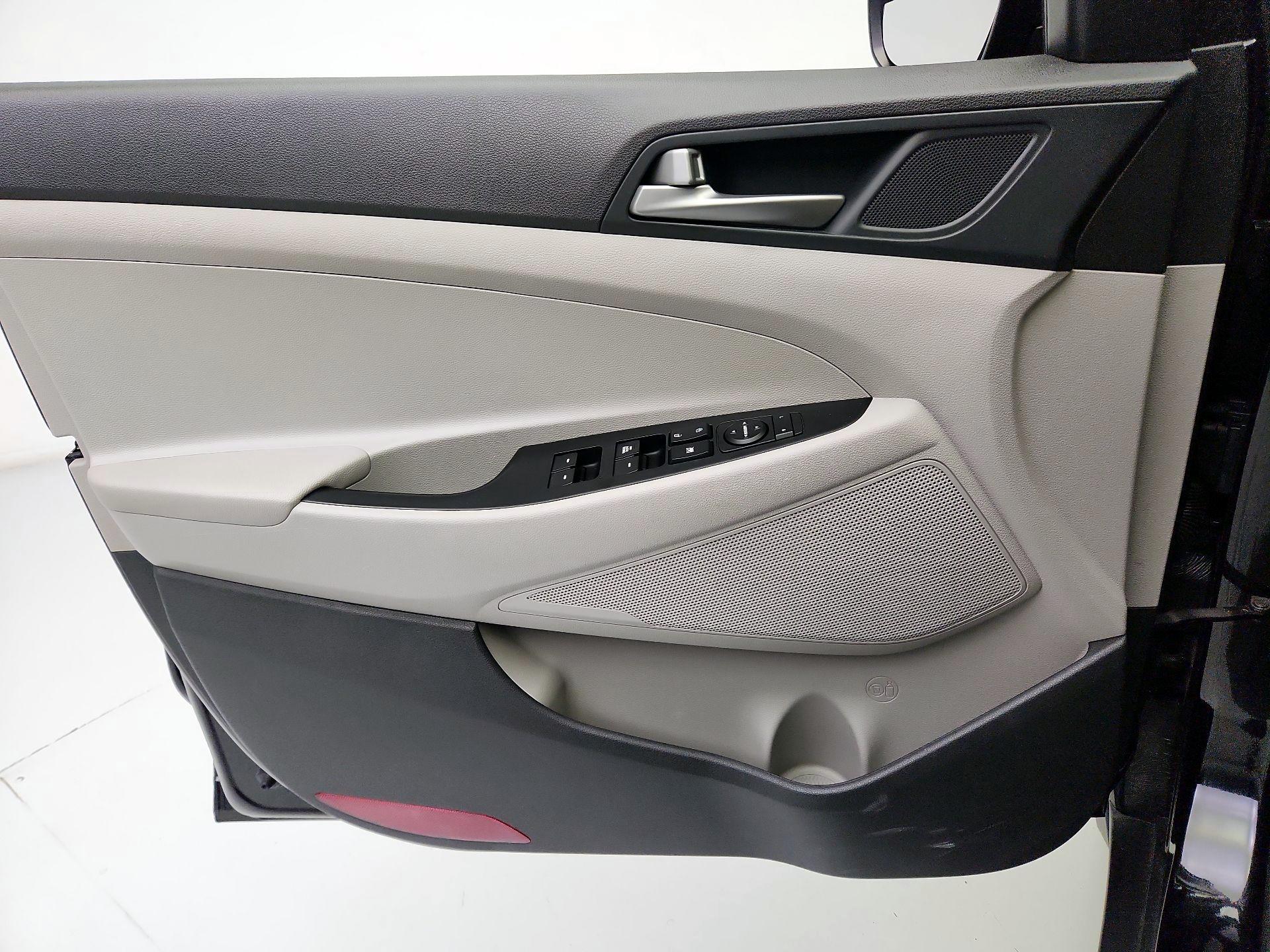 Thumbnail: 2018 Hyundai Tucson - 12