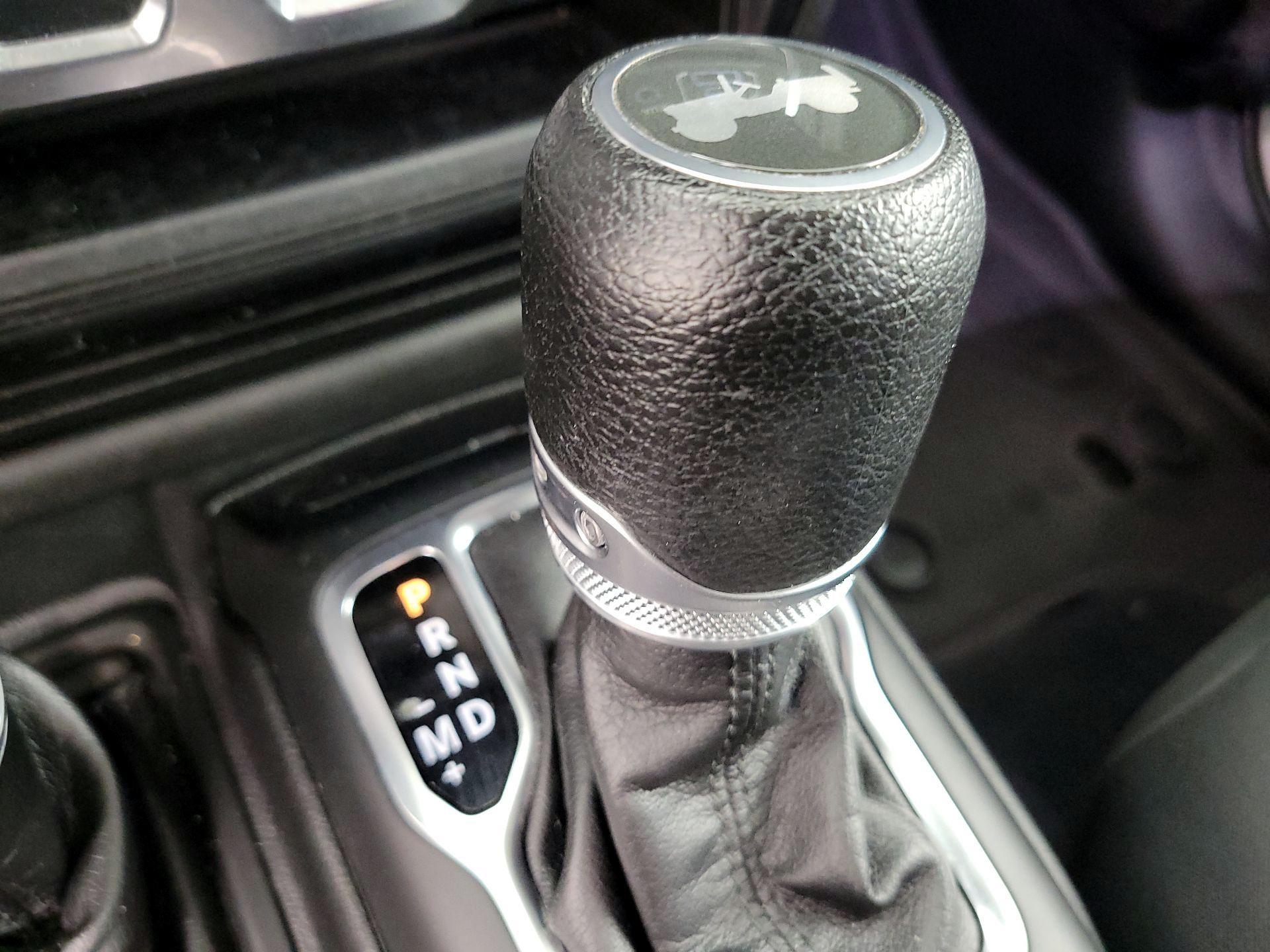 Thumbnail: 2022 Jeep Wrangler - 17