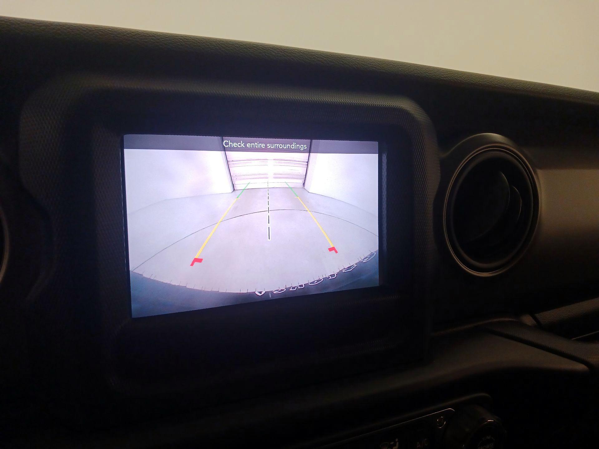 Thumbnail: 2022 Jeep Wrangler - 14