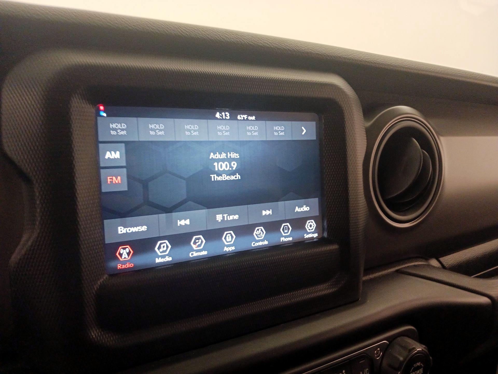 Thumbnail: 2022 Jeep Wrangler - 15