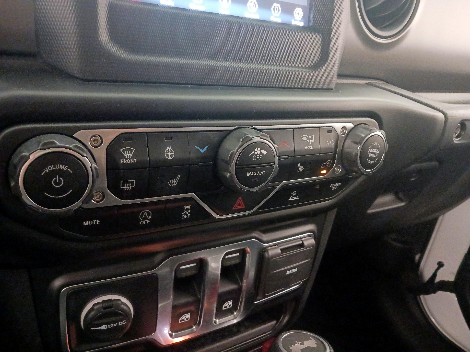 Thumbnail: 2022 Jeep Wrangler - 16