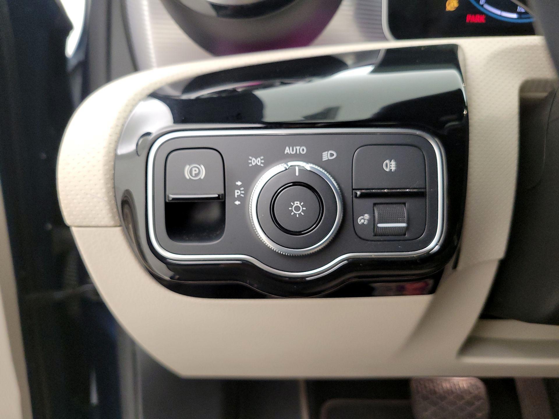 Thumbnail: 2020 Mercedes-Benz A-Class - 13