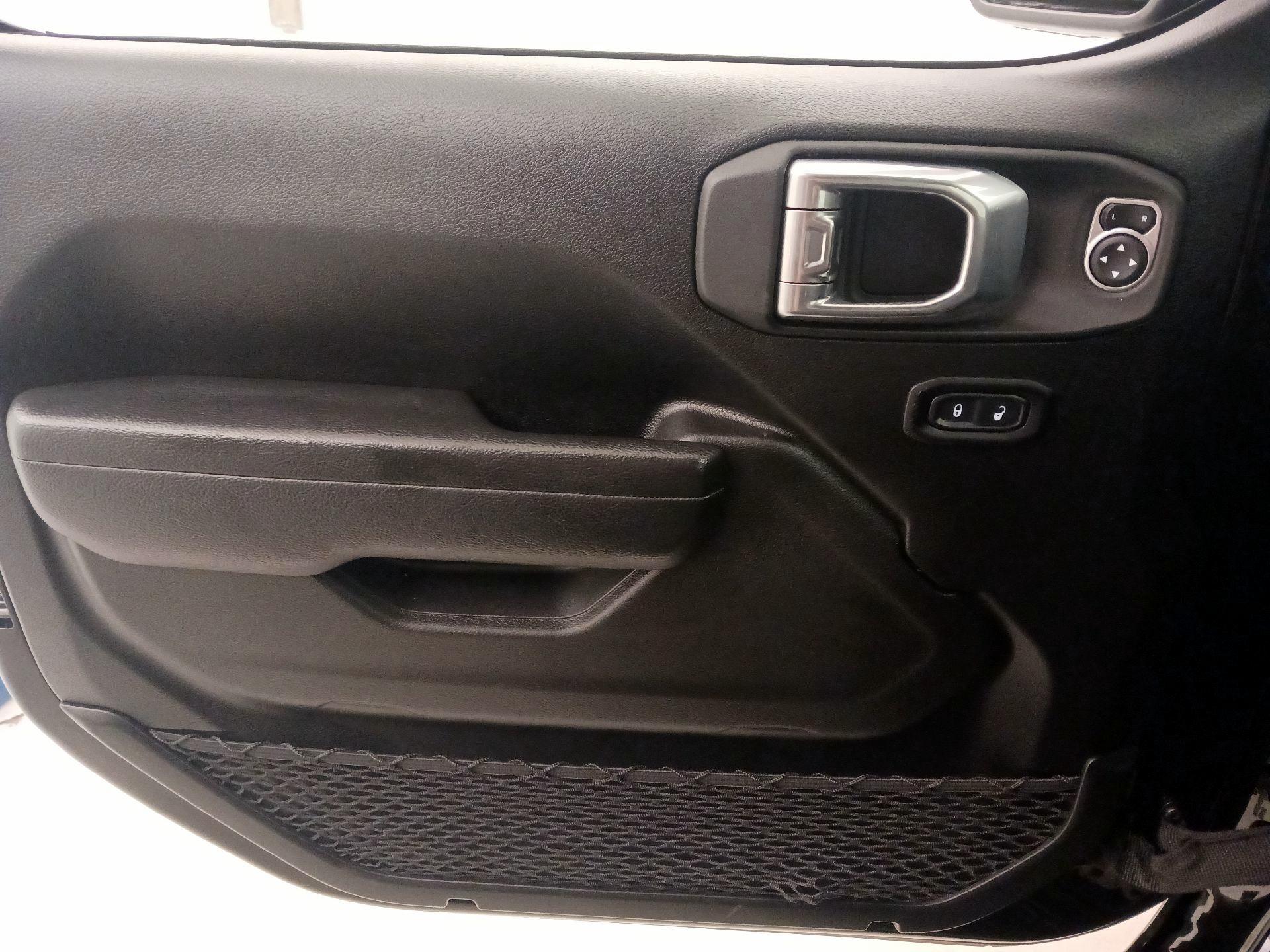 Thumbnail: 2022 Jeep Wrangler - 12