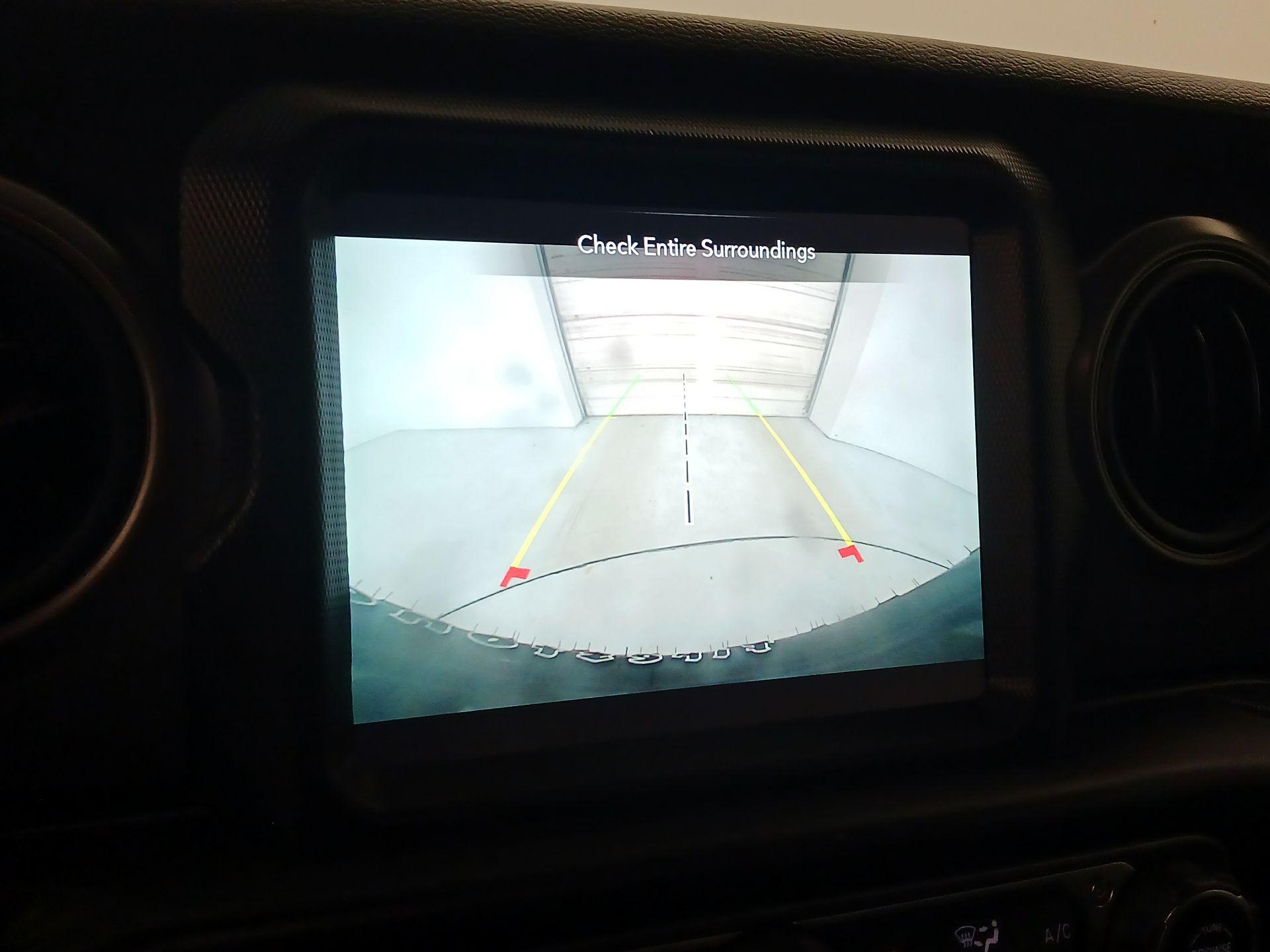 Thumbnail: 2022 Jeep Wrangler - 15