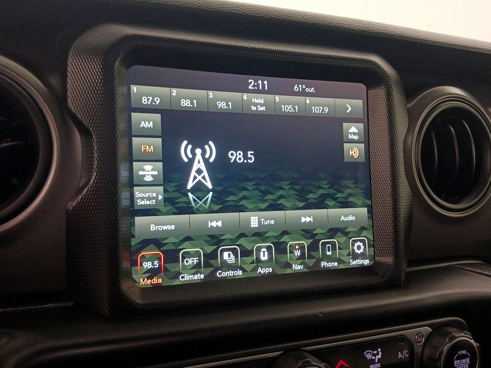 Thumbnail: 2022 Jeep Wrangler - 16