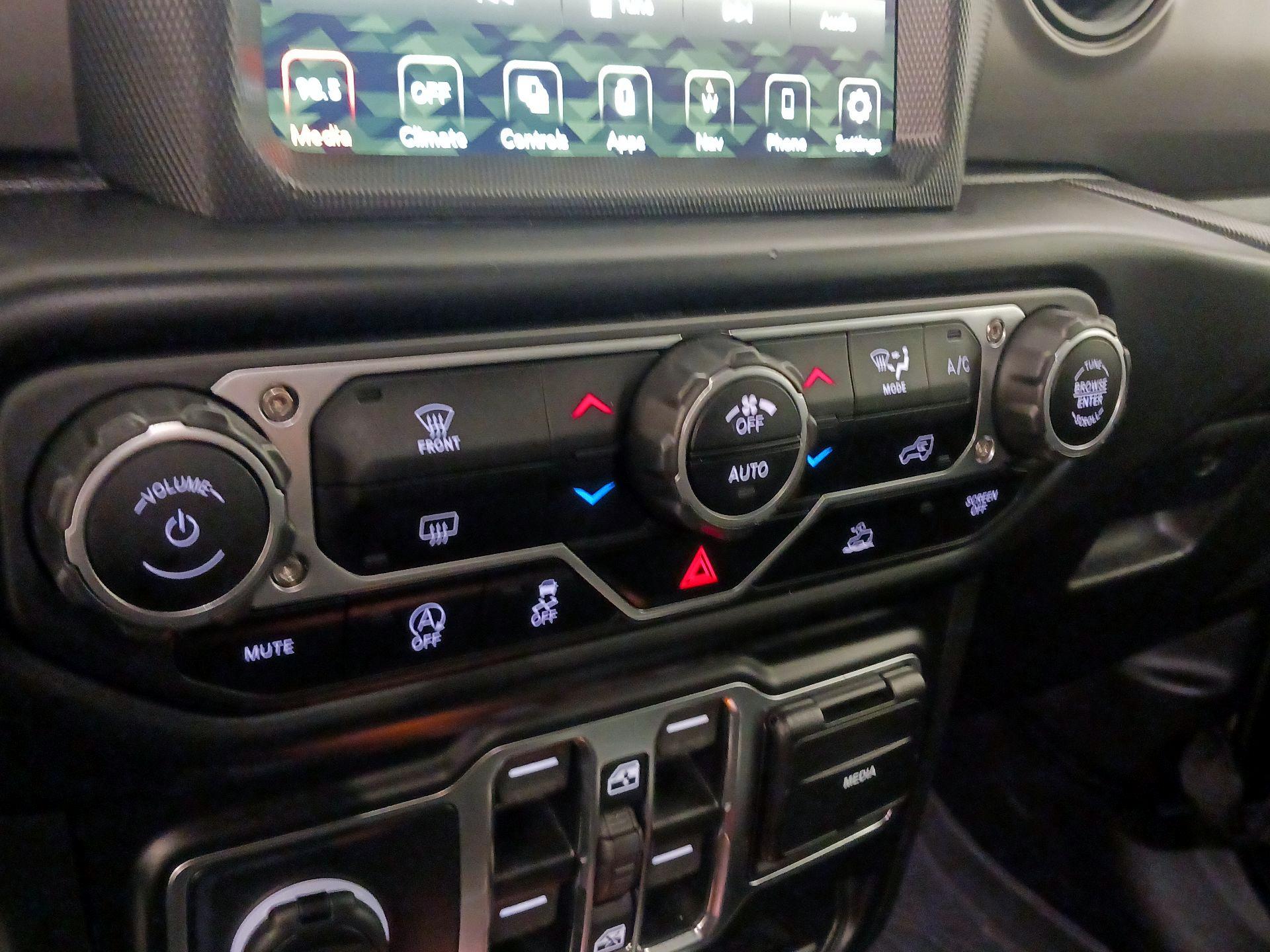 Thumbnail: 2022 Jeep Wrangler - 17