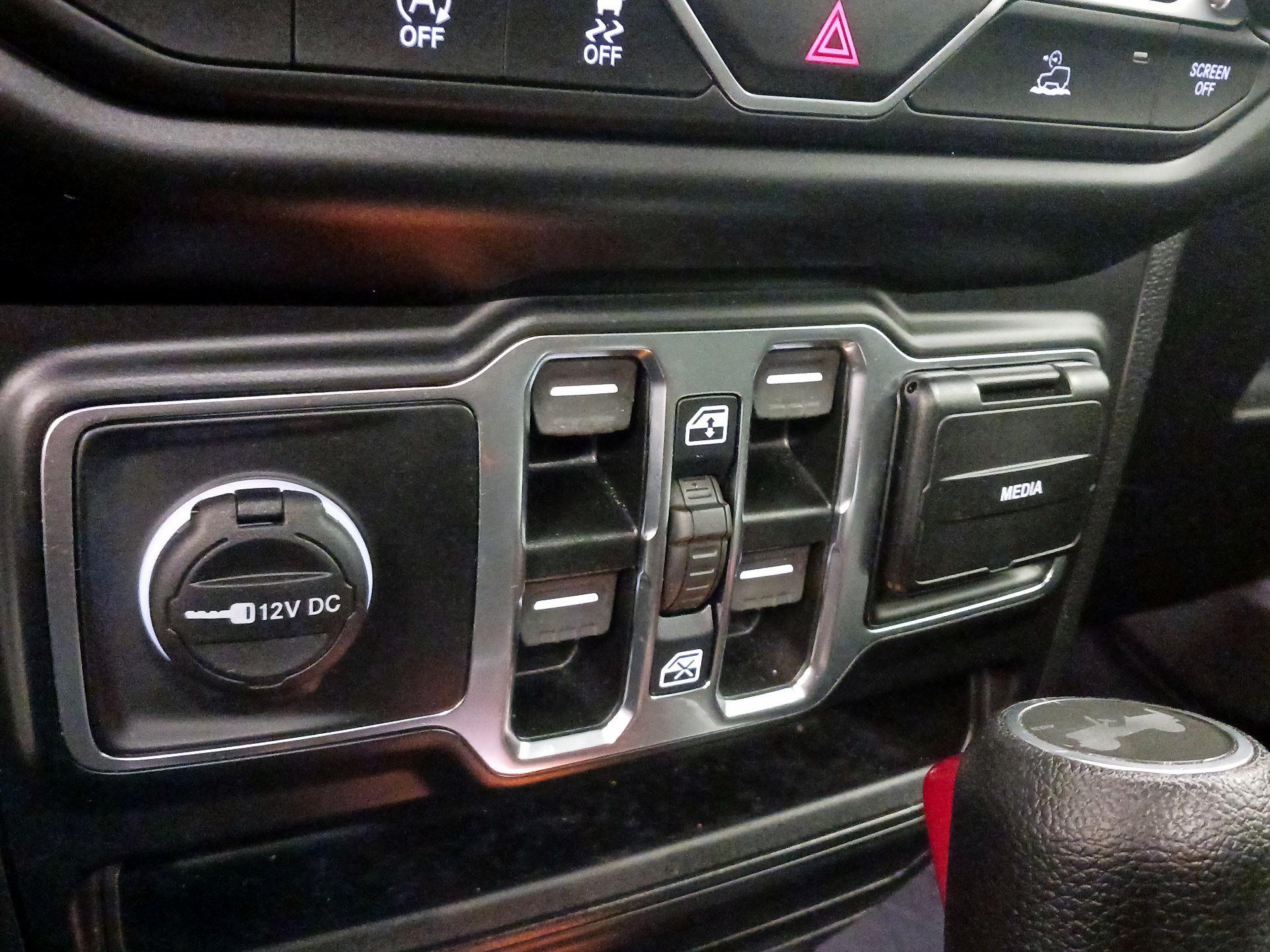 Thumbnail: 2022 Jeep Wrangler - 19