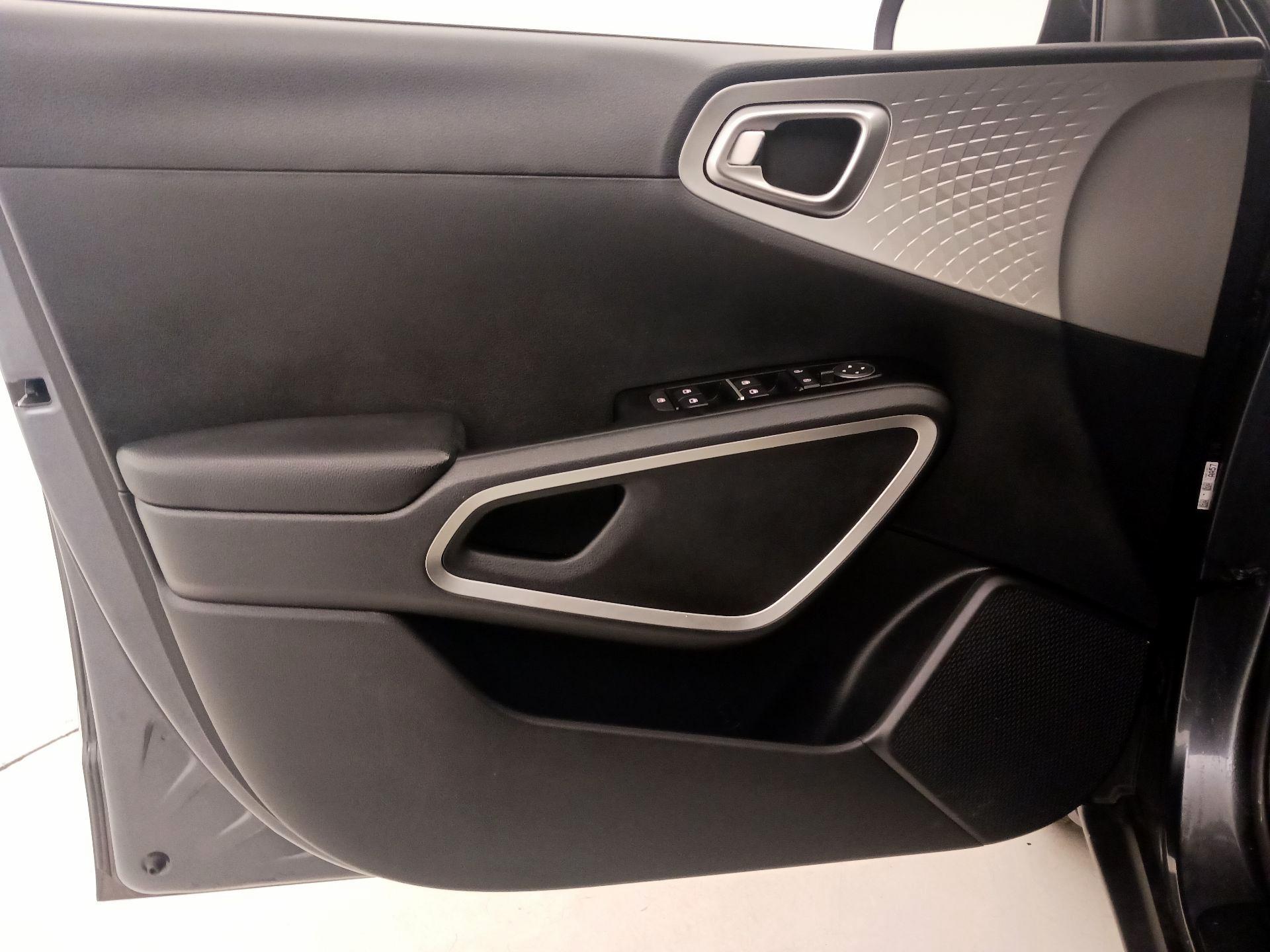 Thumbnail: 2021 Kia Soul - 12