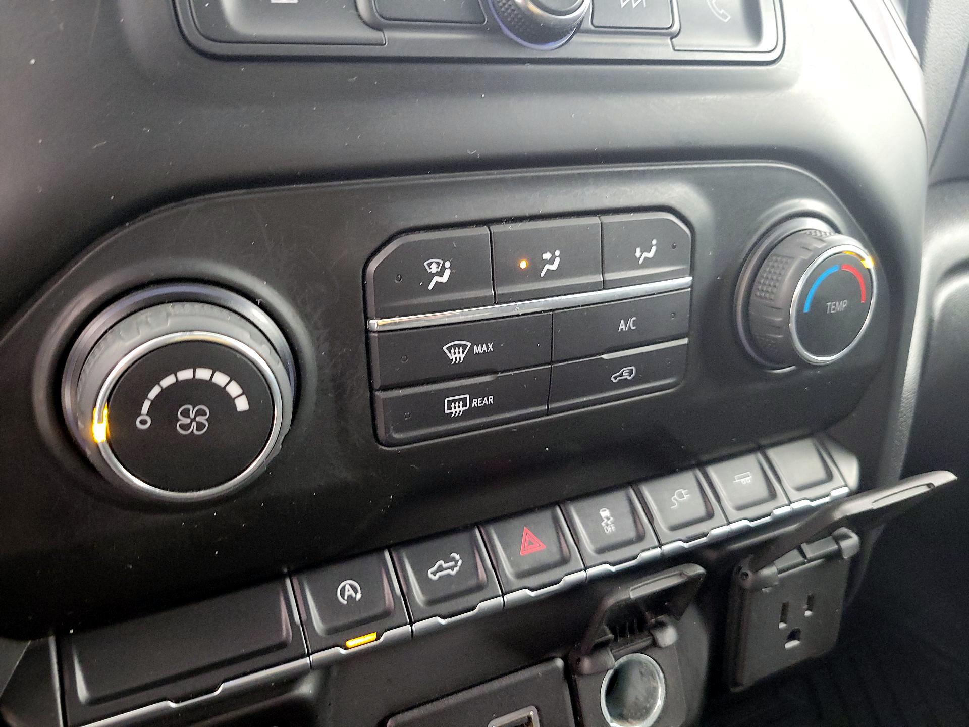 Thumbnail: 2021 Chevrolet Silverado 1500 - 16