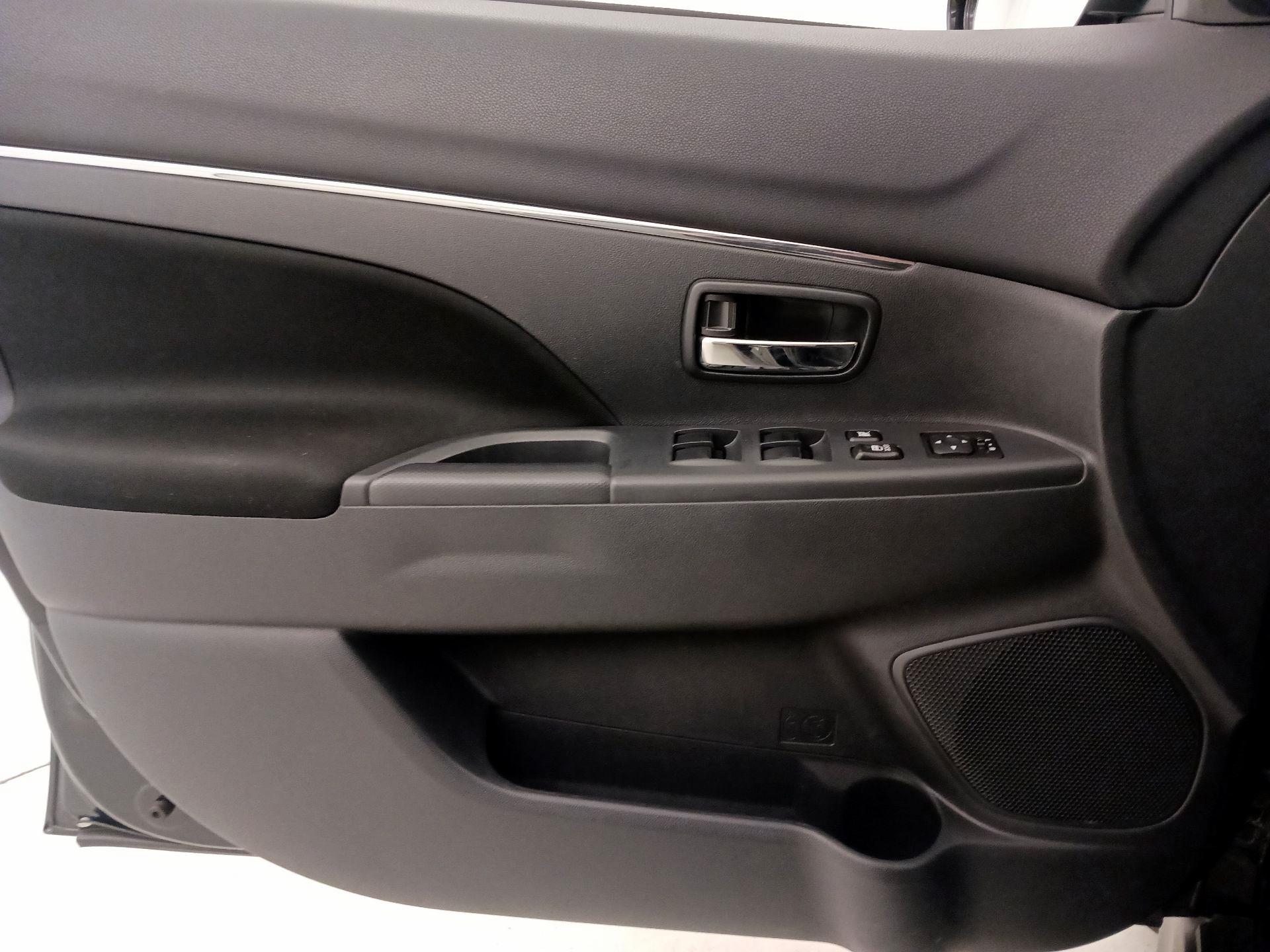 Thumbnail: 2022 Mitsubishi Outlander Sport - 12