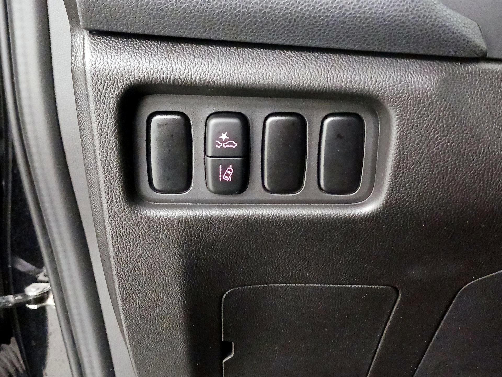 Thumbnail: 2022 Mitsubishi Outlander Sport - 13