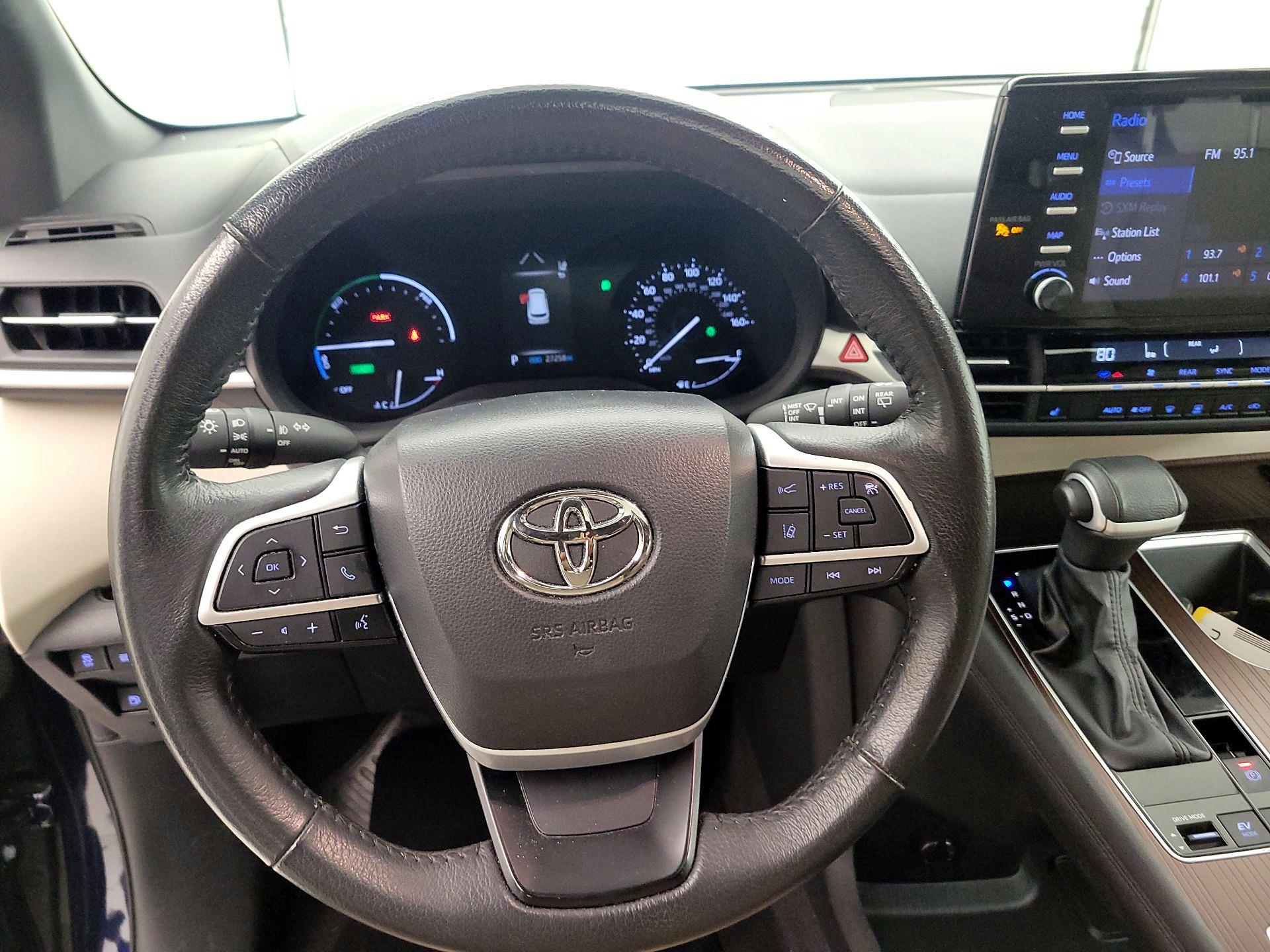 Thumbnail: 2024 Toyota Sienna - 10