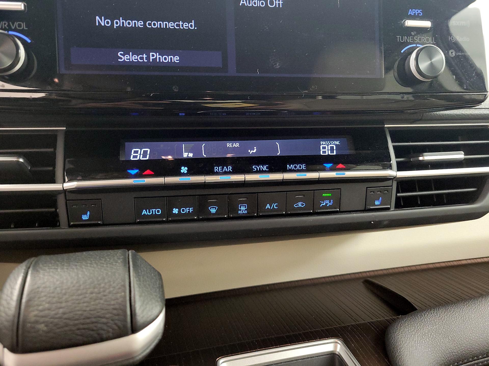 Thumbnail: 2024 Toyota Sienna - 16