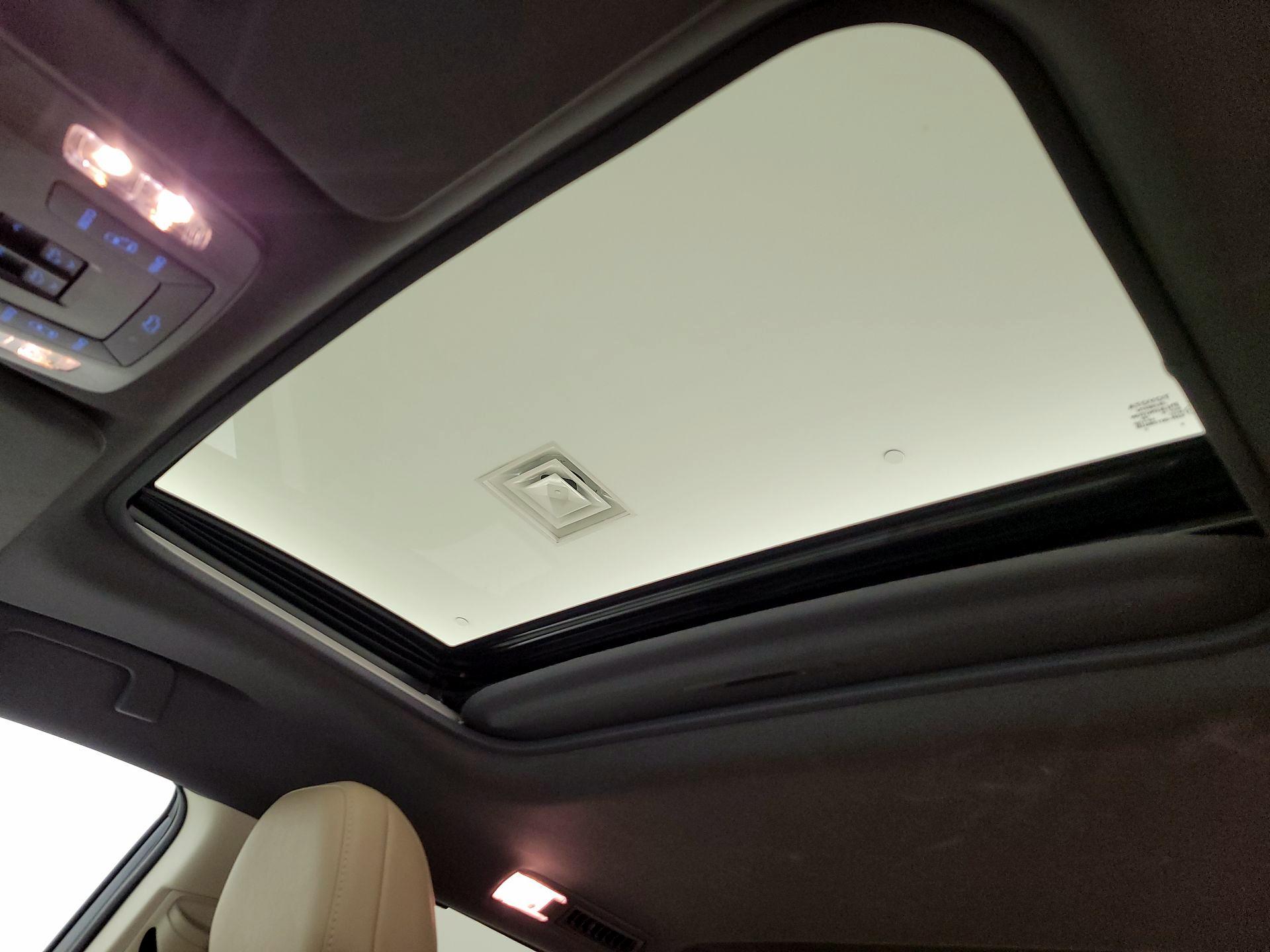 Thumbnail: 2024 Toyota Sienna - 19