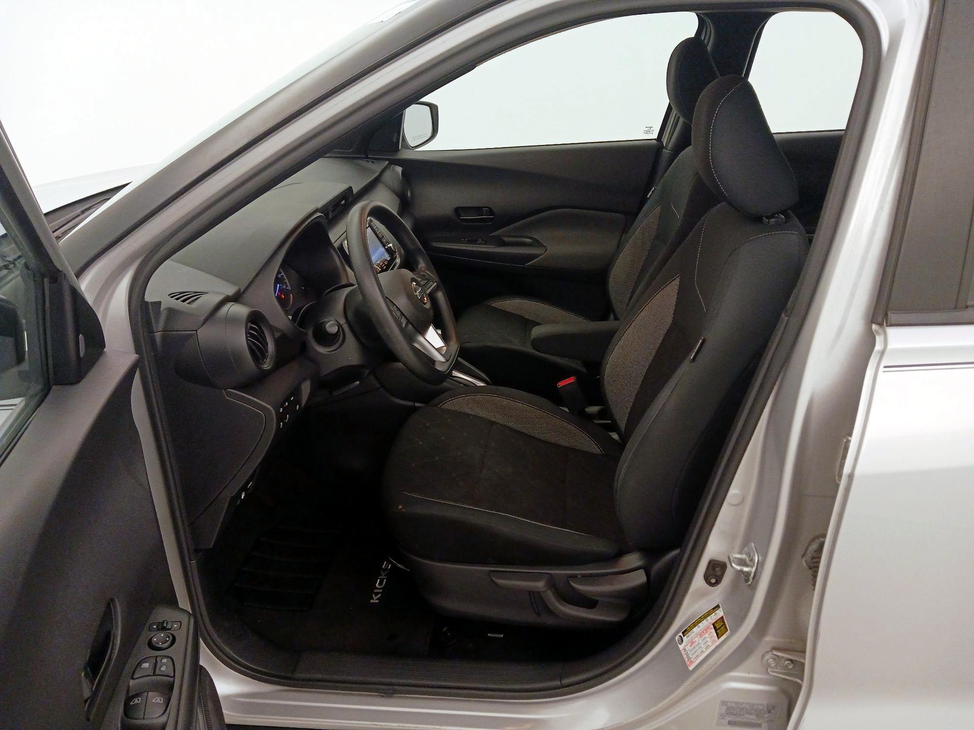 Thumbnail: 2020 Nissan Kicks - 11